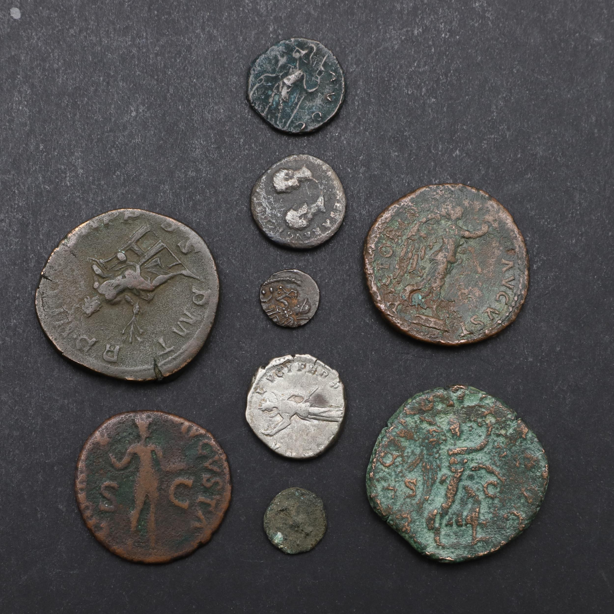 ROMAN IMPERIAL COINAGE: A SESTERTIUS OF MAXIMINUS AND OTHERS. - Bild 2 aus 3
