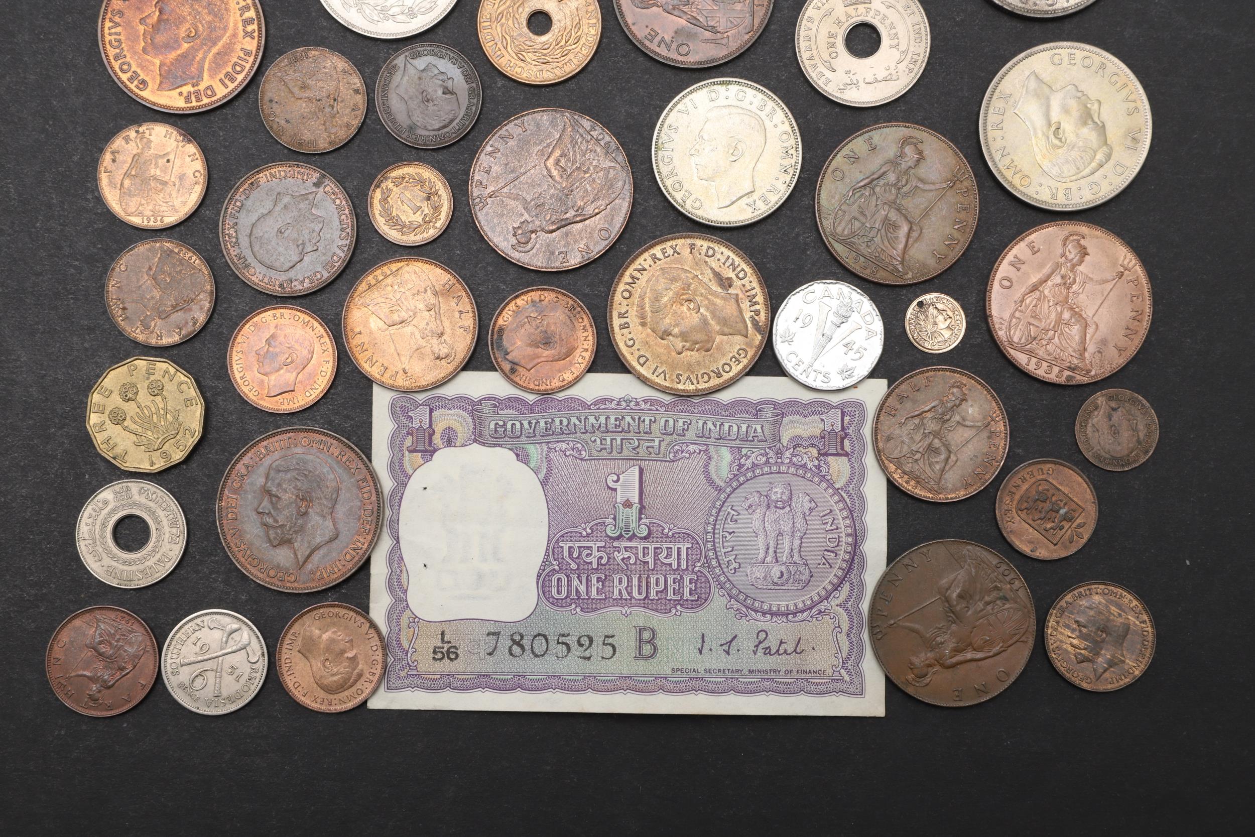 A COLLECTION OF WORLD COINS TO INCLUDE GUERNSEY, INDIA AND OTHERS. - Image 3 of 4