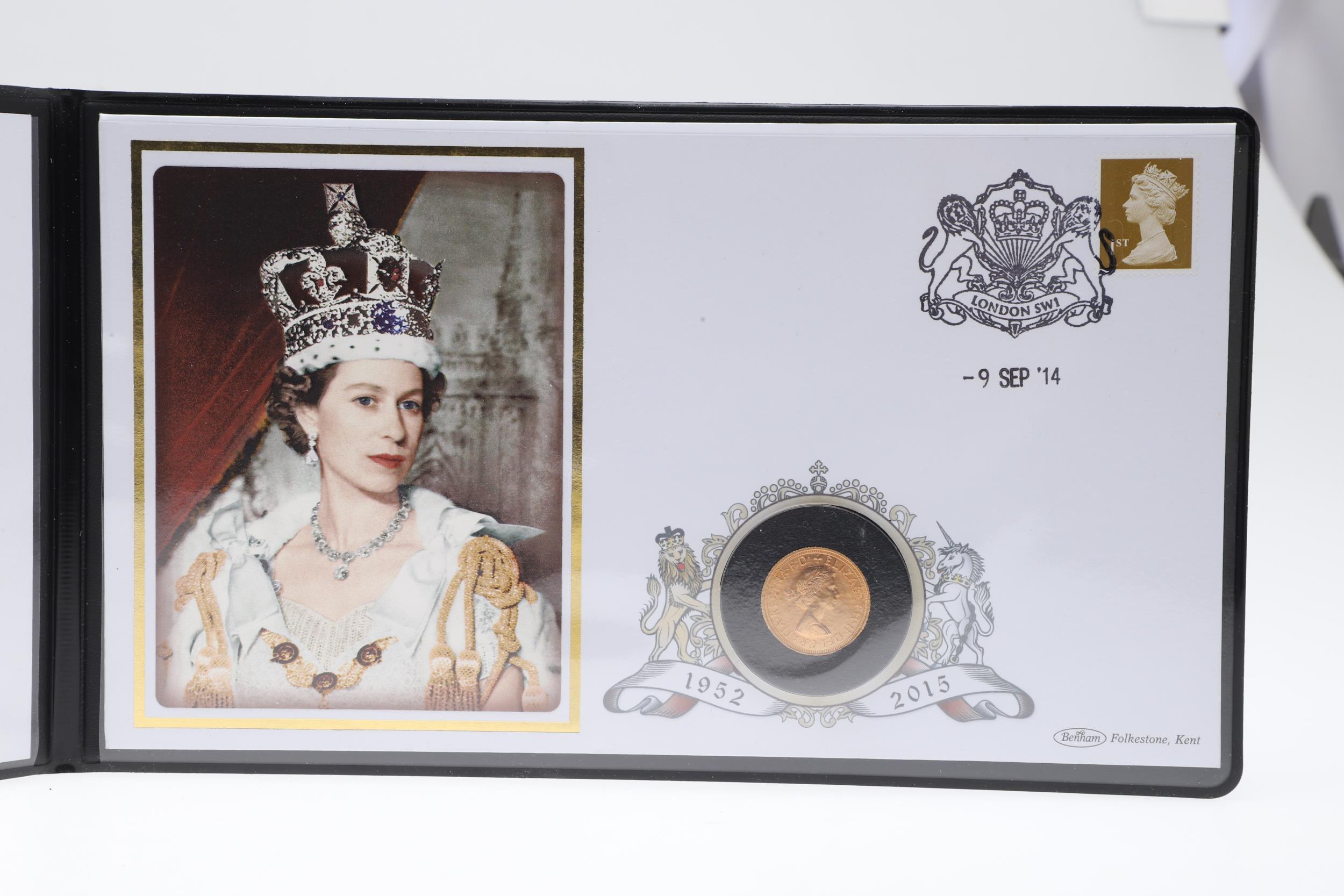 AN ELIZABETH II SOVEREIGN, 1963 MOUNTED ON A POSTAL COVER. - Bild 3 aus 6