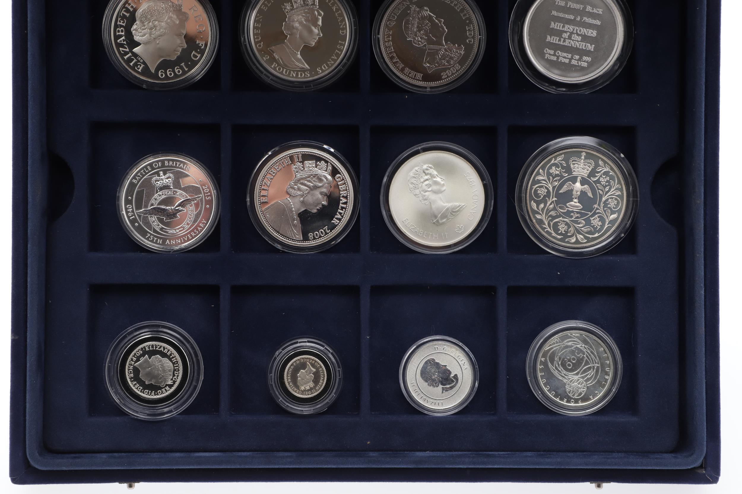 A COLLECTION OF SILVER AND SILVER PROOF ISSUES TO INCLUDE BRITANNIA AND OTHER COINS. - Bild 5 aus 9