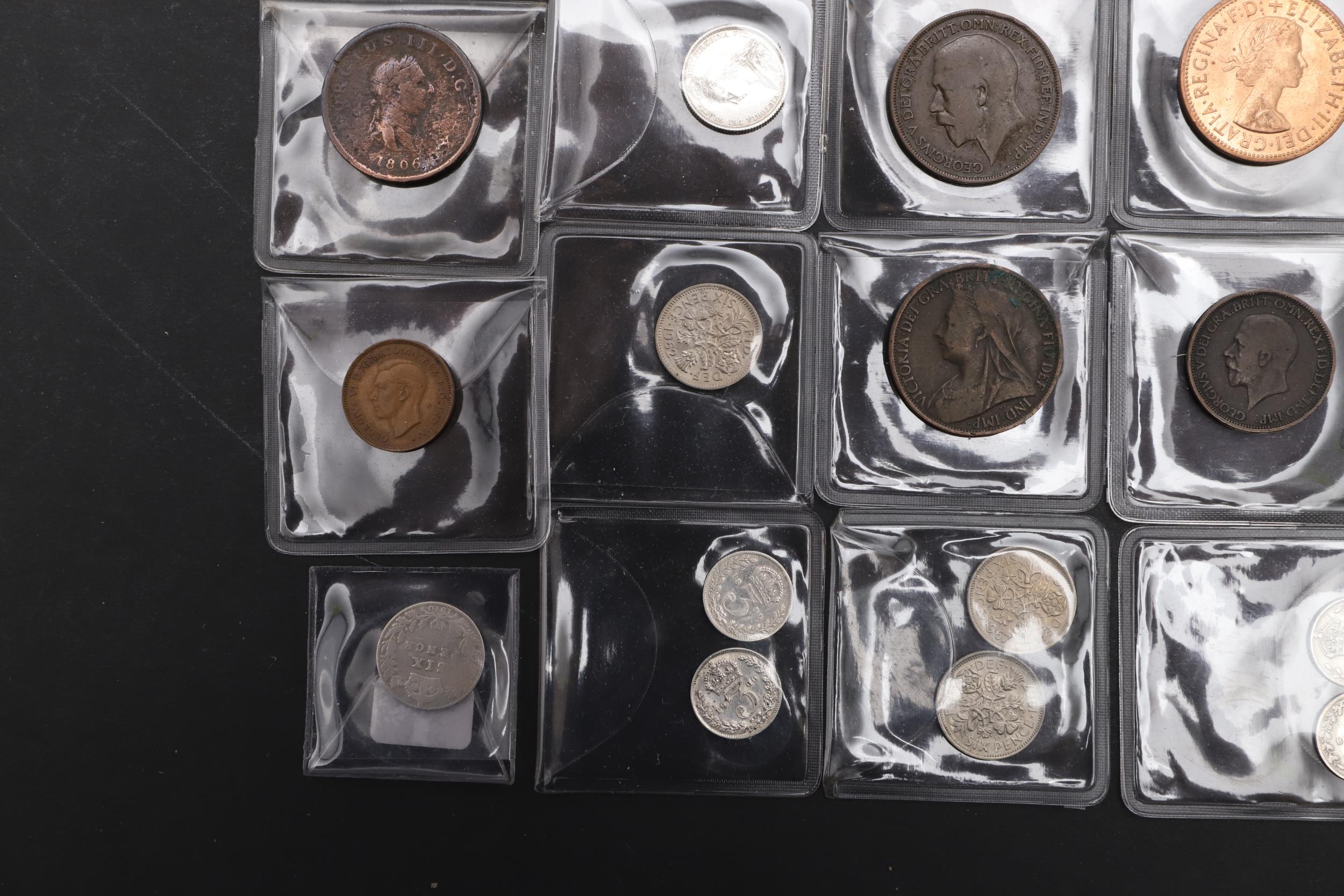 A COLLECTION THREEPENCE PIECES AND OTHER COINS. - Bild 6 aus 14