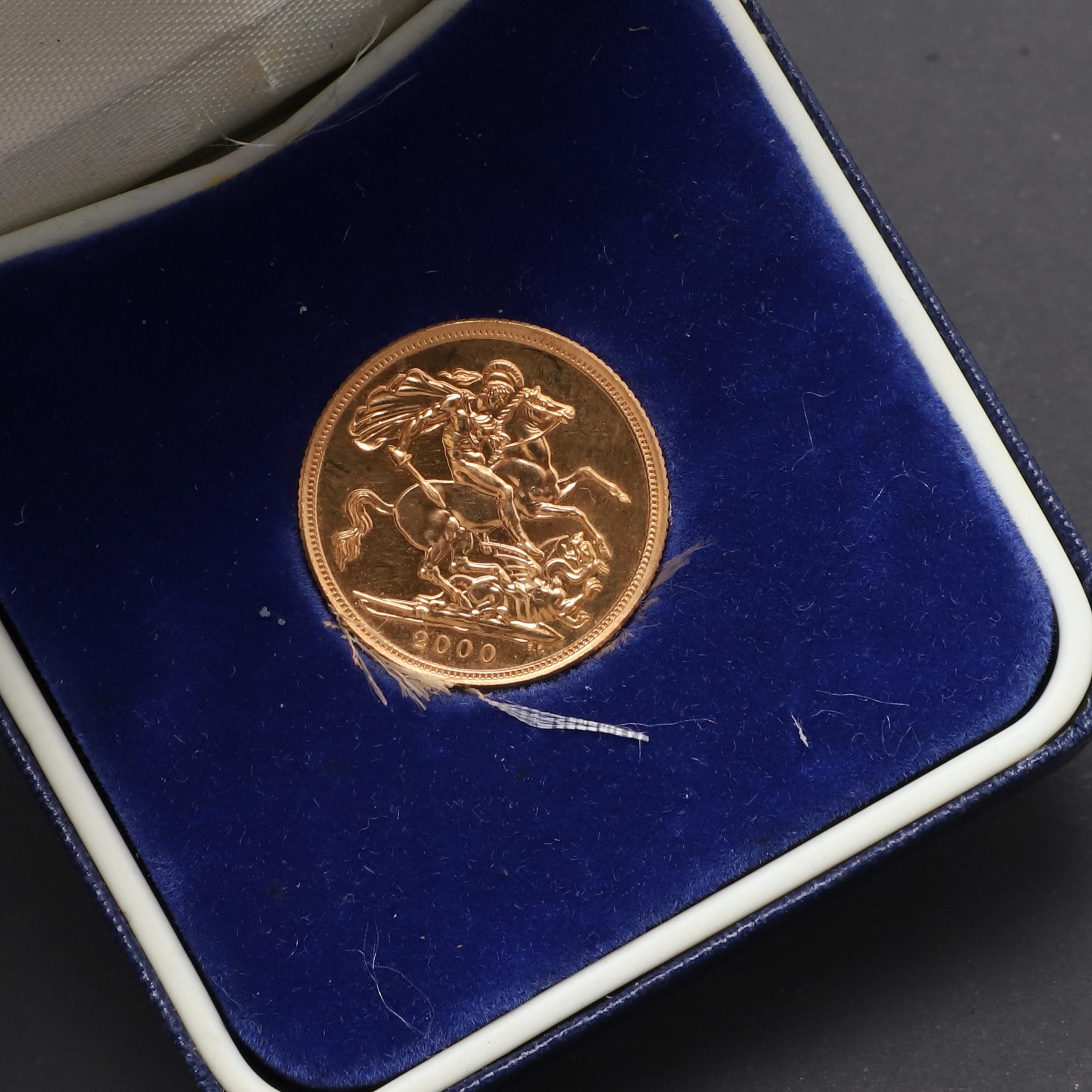 AN ELIZABETH II SOVEREIGN, 2000. - Image 3 of 6