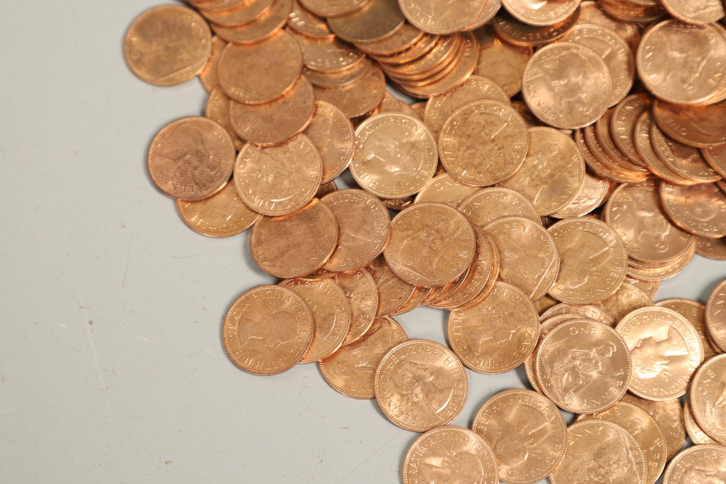 A COLLECTION OF APPROXIMATELY 1,000 UNCIRCULATED ELIZABETH PENNY COINS, 1967. - Image 5 of 9