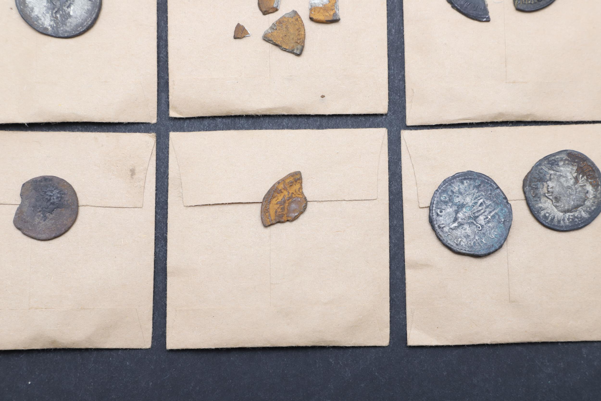 A HOARD OF SIXTEEN ROMAN COINS ALL IDENTIFIED AND RECORDED AS TREASURE T2019-1102. - Bild 9 aus 10