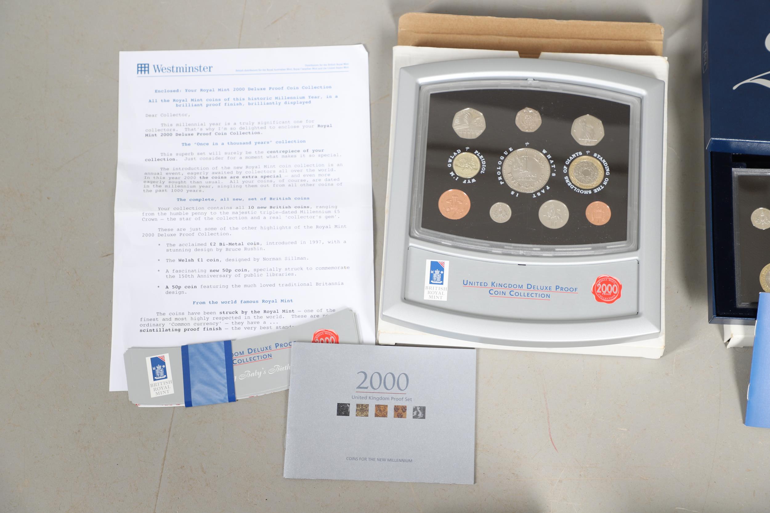 A COLLECTION OF ROYAL MINT UNCIRCULATED AND PROOF YEAR SETS. - Bild 2 aus 18