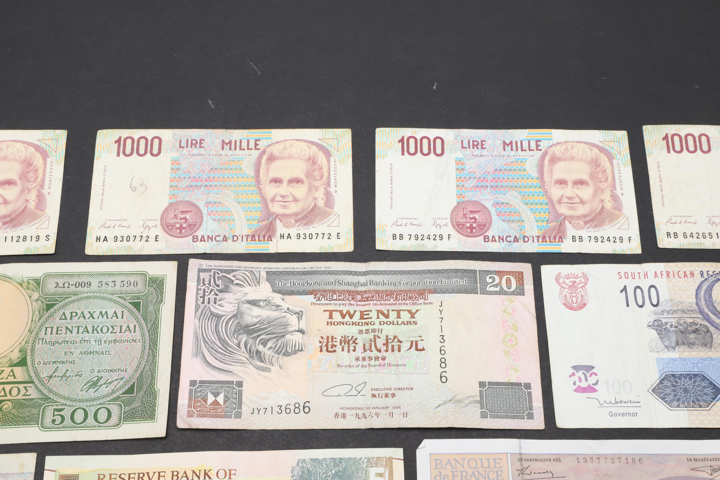 A COLLECTION OF TWENTY FOUR VARIOUS WORLD BANKNOTES. - Image 3 of 18