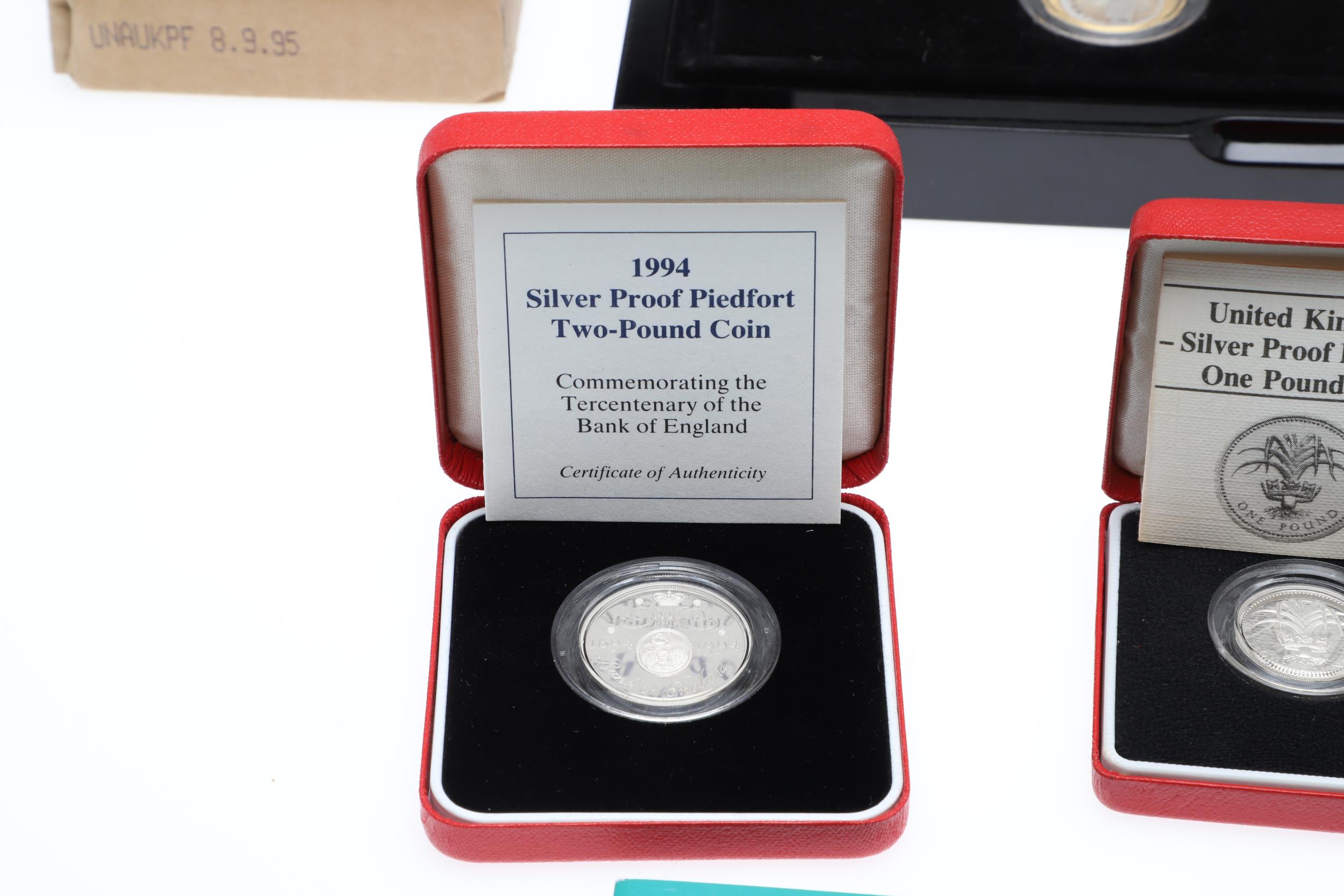 A COLLECTION OF ROYAL MINT PIEDFORT ISSUES TO INCLUDE 2017 SILVER PROOF PIEDFORT COIN SET. - Bild 5 aus 15