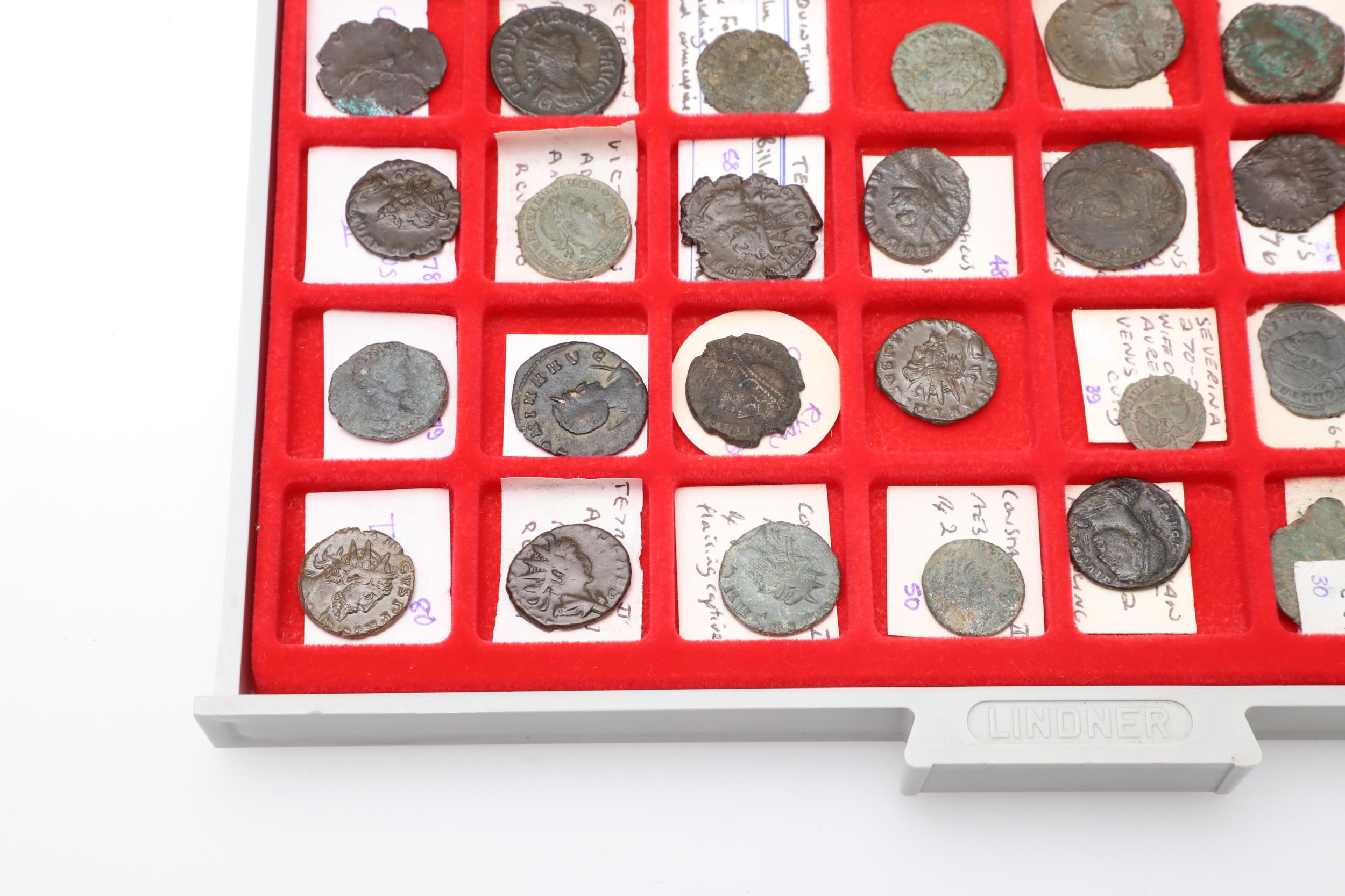 A COLLECTION OF ROMAN COINS IN A LINDNER COIN TRAY. - Image 10 of 11