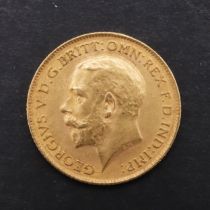 A GEORGE V HALF SOVEREIGN, 1915.