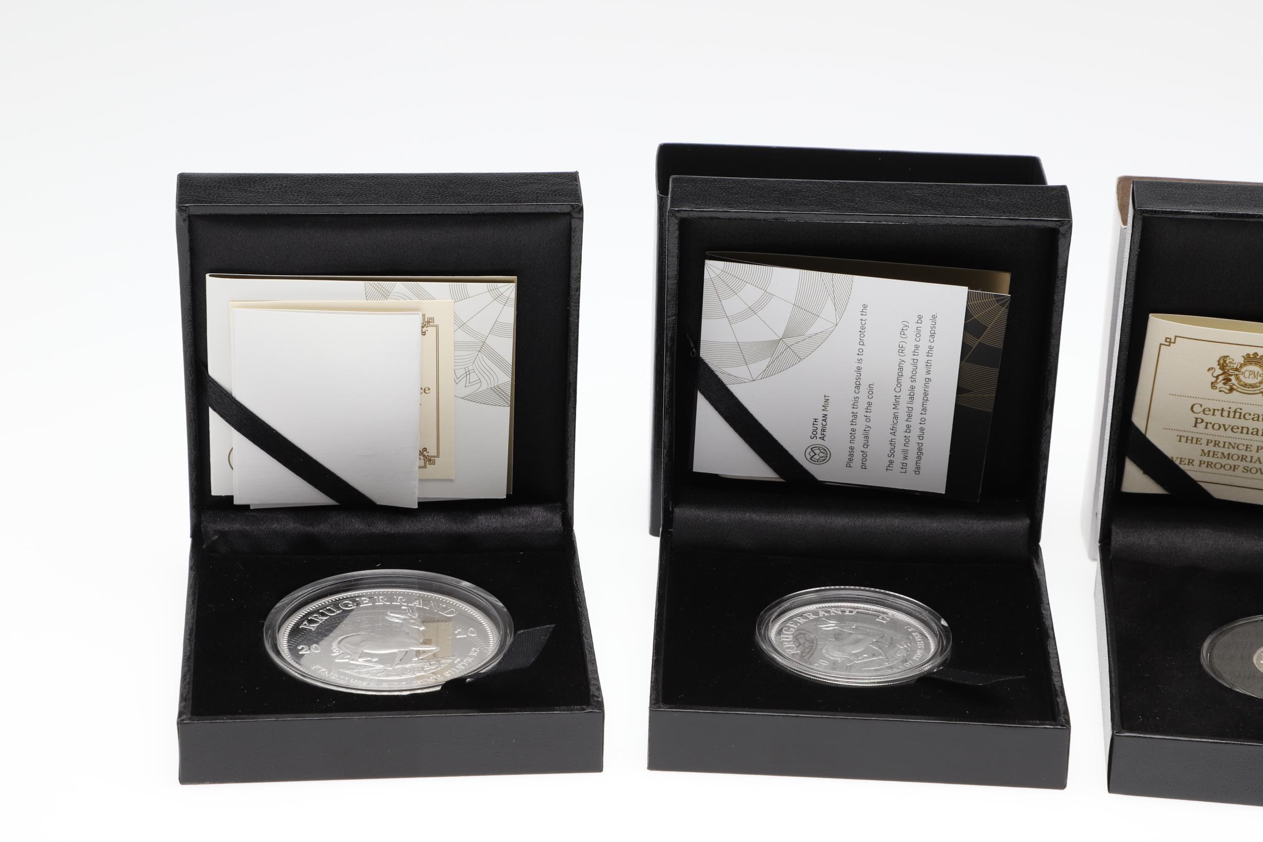 TWO SILVER PROOF KRUGERRAND ISSUES AND SIMILAR SOVEREIGN ISSUES. 2017 - 2021. - Bild 2 aus 7