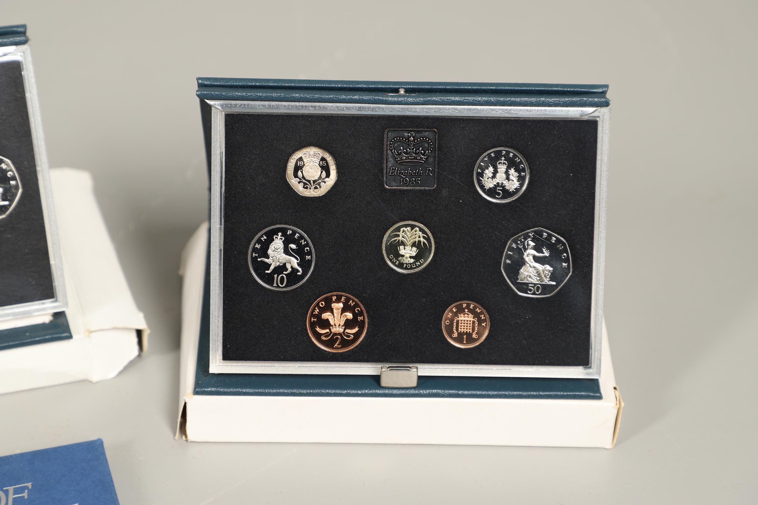 A COLLECTION OF ROYAL MINT UNCIRCULATED YEAR SETS, 1970 -. - Image 6 of 13