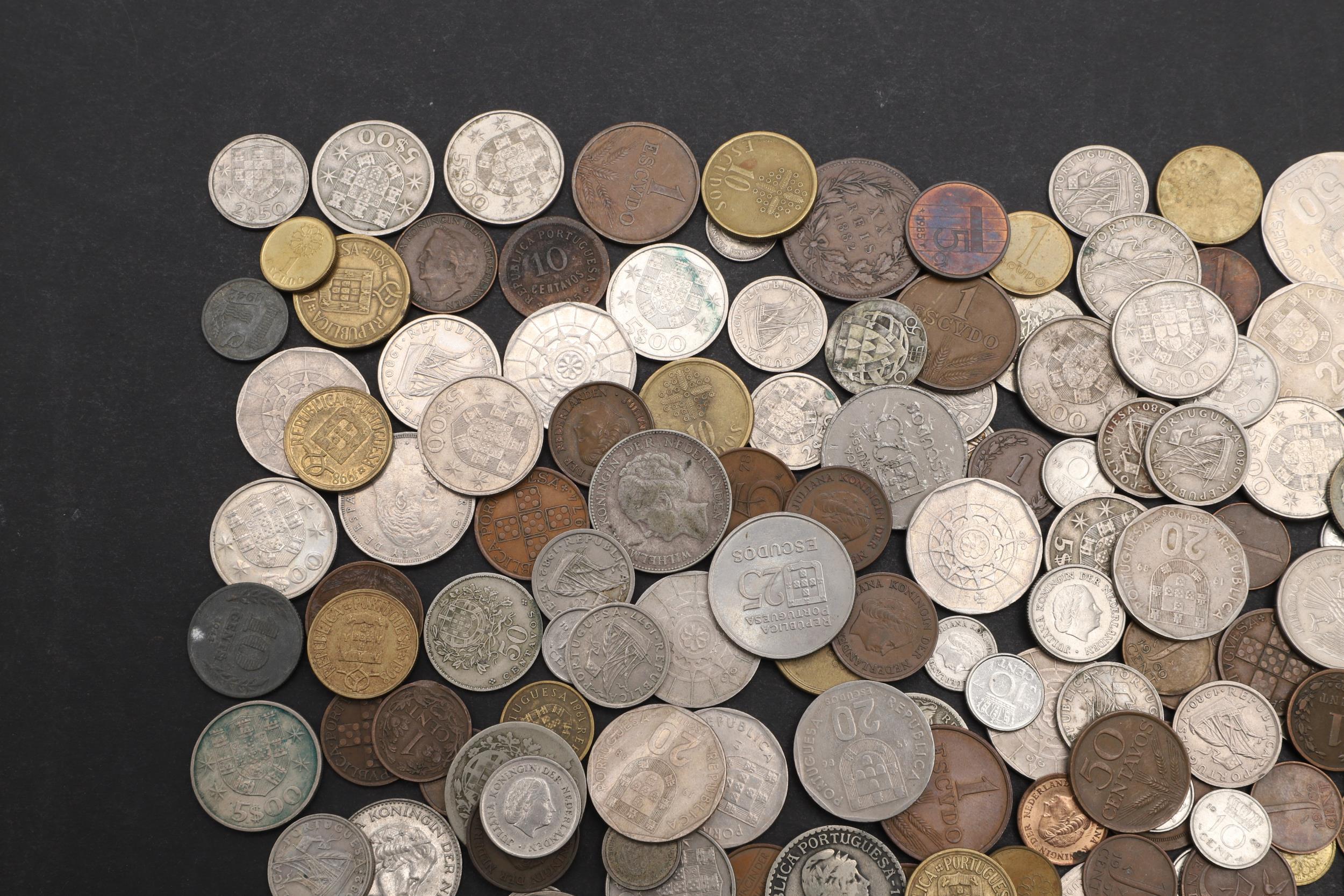 A MIXED COLLECTION OF PORTUGUESE, DUTCH AND OTHER WORLD COINS. - Image 2 of 5