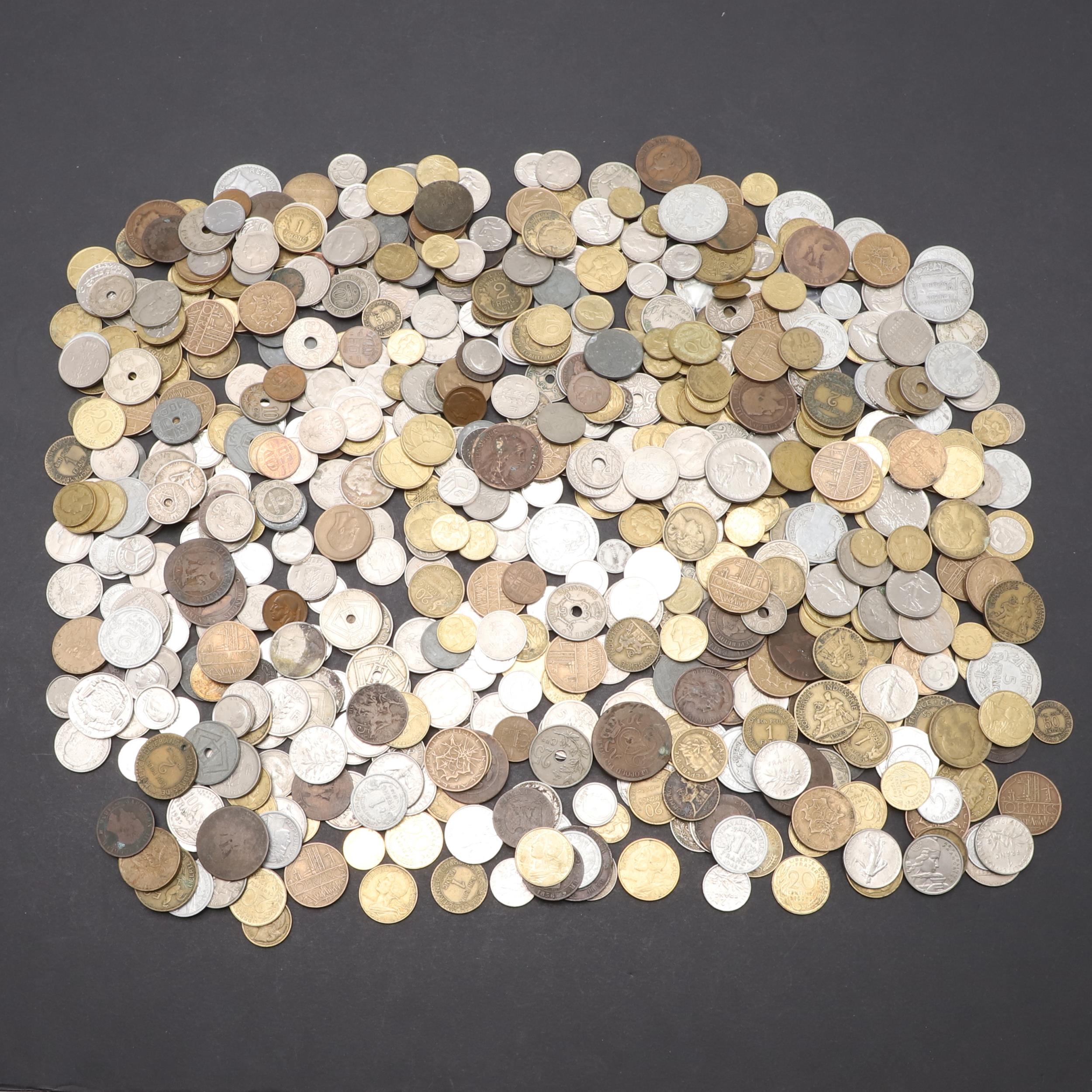 A COLLECTION OF 19TH AND 20TH CENTURY FRENCH AND BELGIAN COINS.