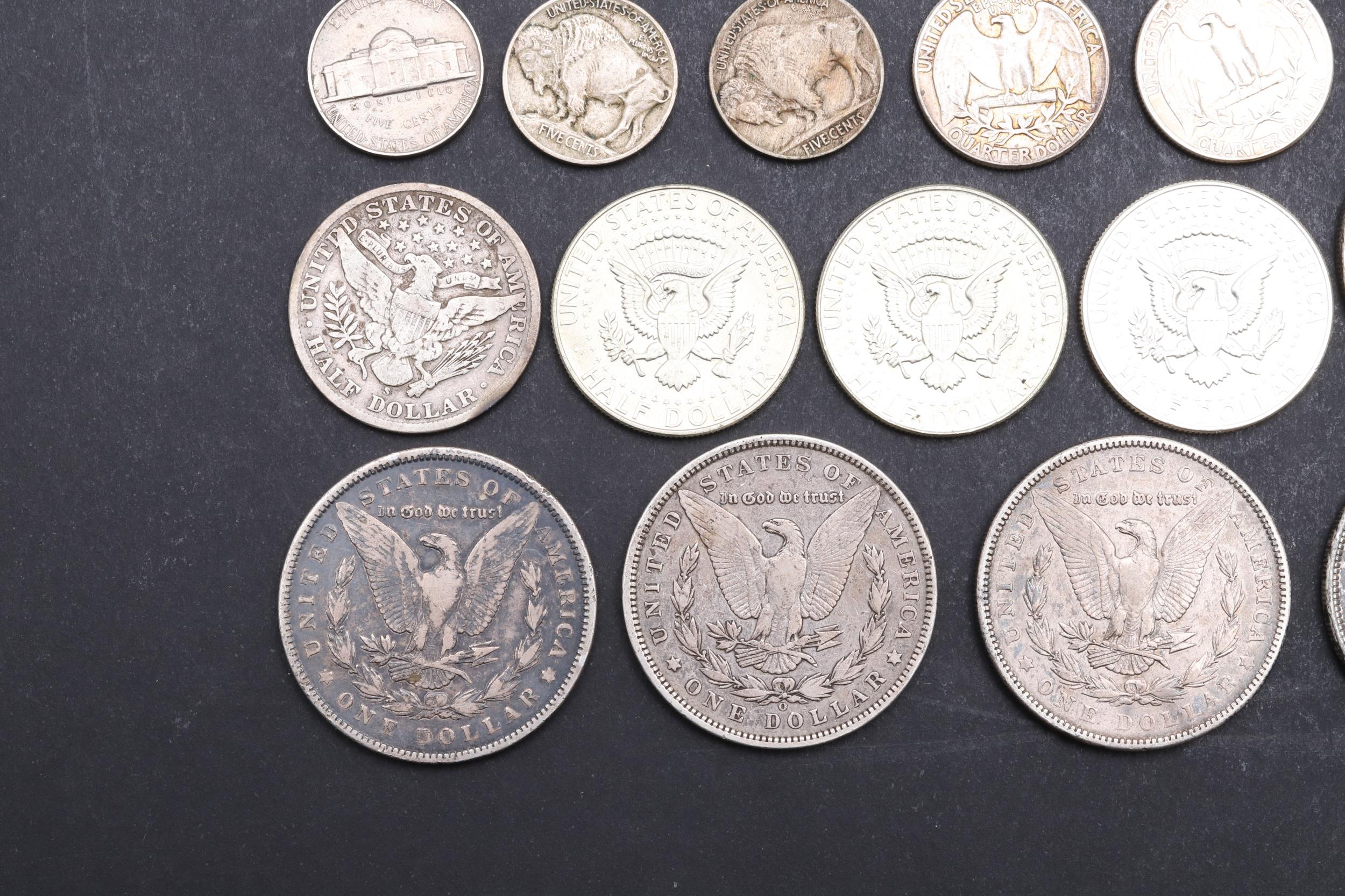 A COLLECTION OF AMERICAN DOLLARS, 1889 AND LATER, WITH OTHER SMALLER DENOMINATIONS. - Bild 8 aus 10