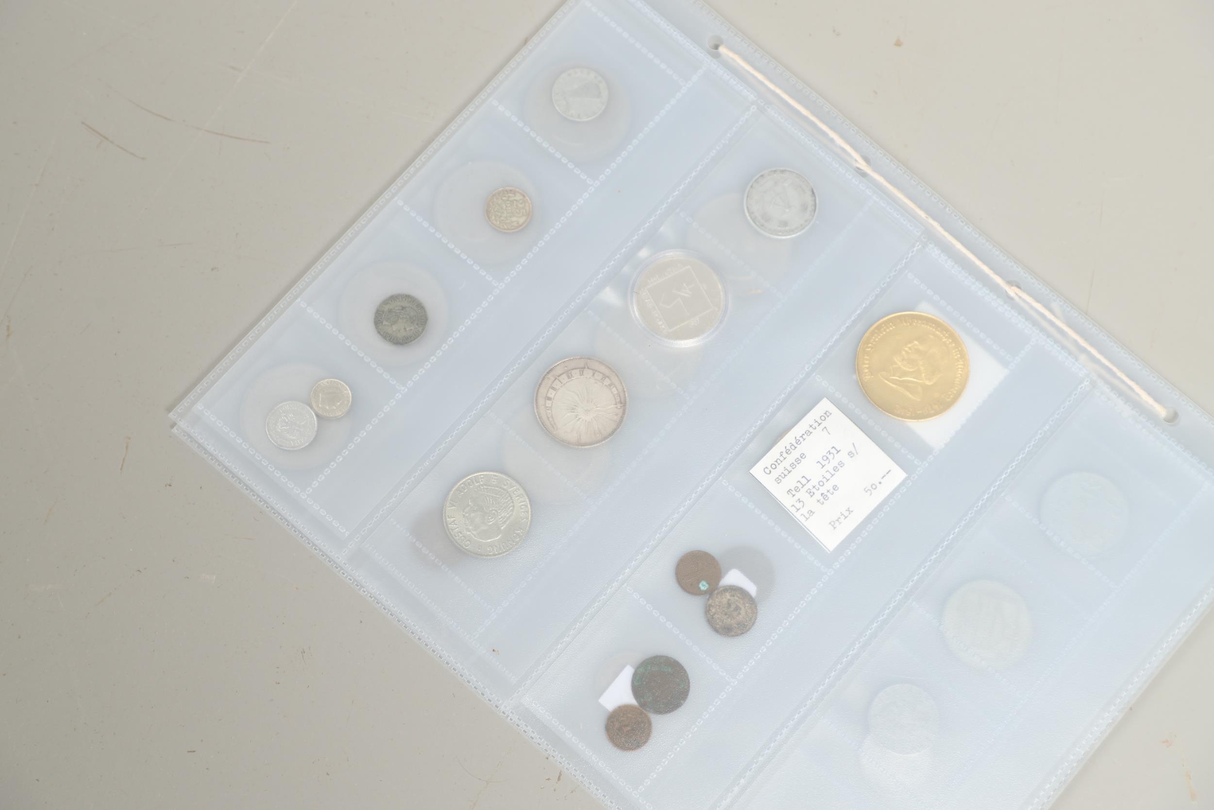 A SMALL COLLECTION OF WORLD COINS TO INCLUDE SWISS AND OTHER COINS. - Bild 13 aus 13