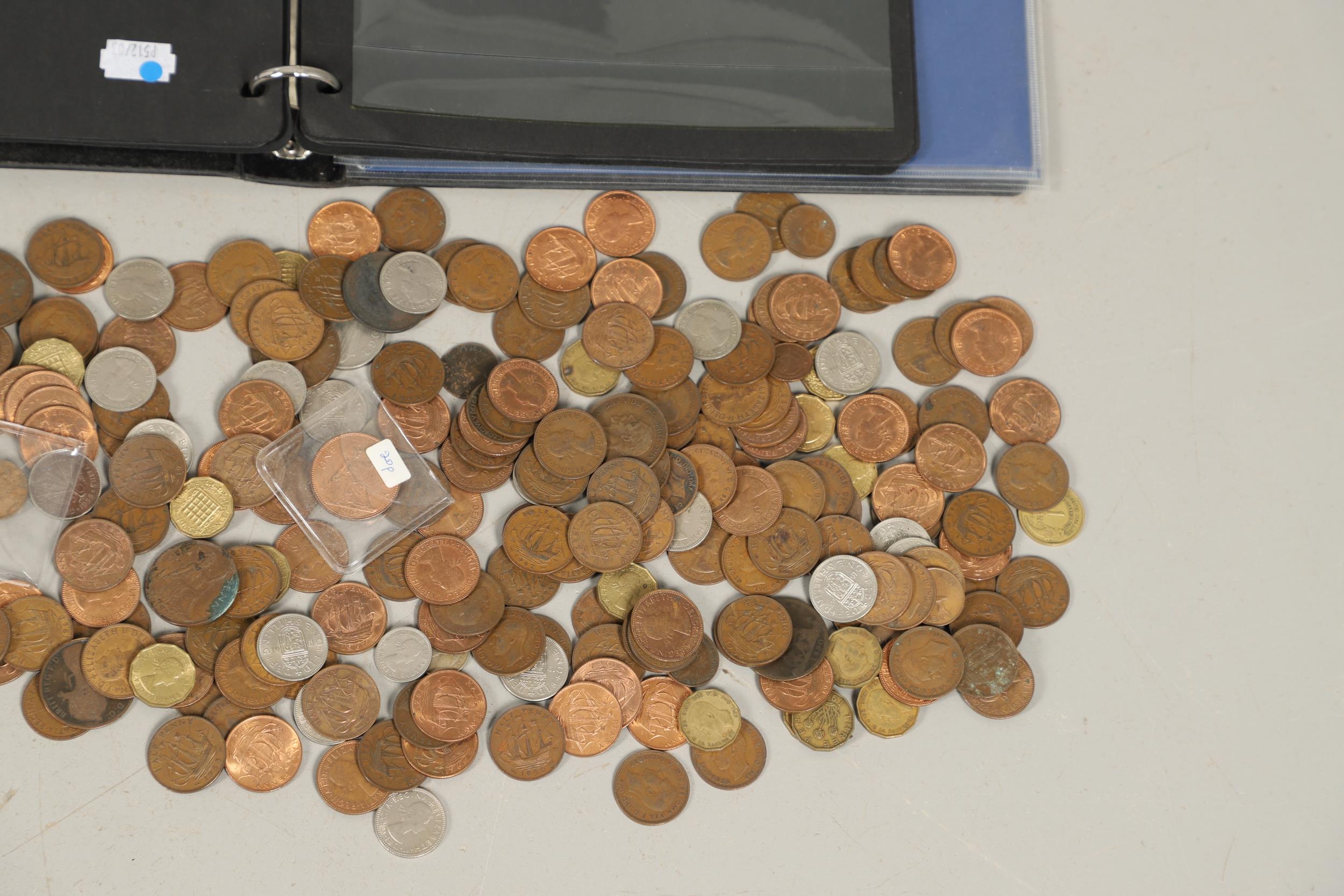 A LARGE COLLECTION OF BRITISH AND WORLD COINS TO INCLUDE VICTORIAN PENNIES. - Image 4 of 9