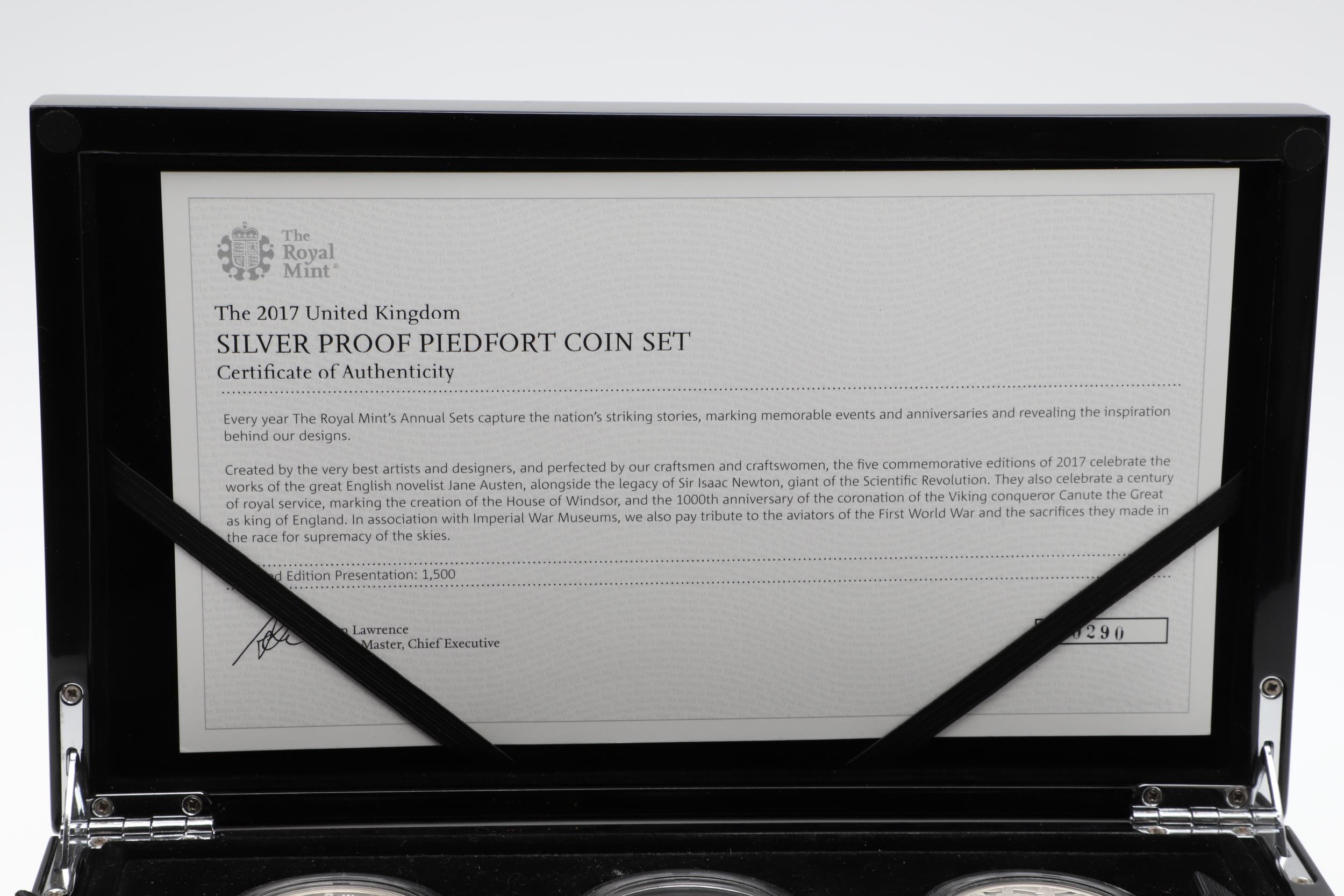 A COLLECTION OF ROYAL MINT PIEDFORT ISSUES TO INCLUDE 2017 SILVER PROOF PIEDFORT COIN SET. - Bild 14 aus 15