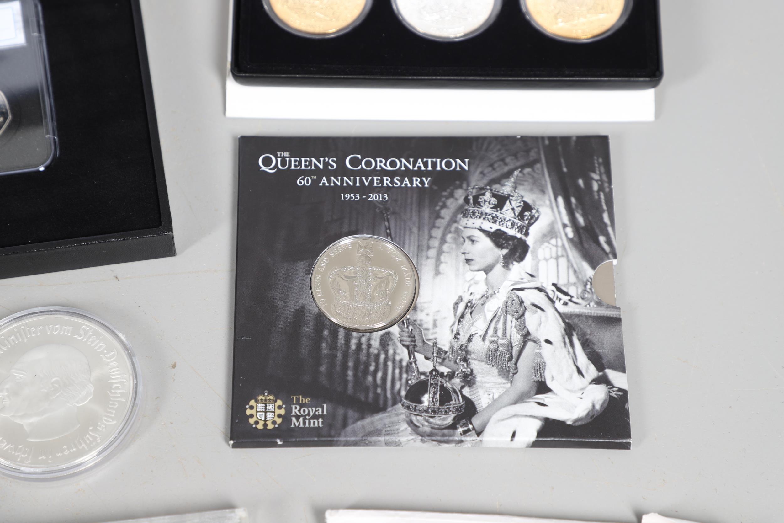 A COLLECTION OF ROYAL MINT AND OTHER COMMEMORATIVE AND OTHER ISSUES. - Bild 4 aus 25