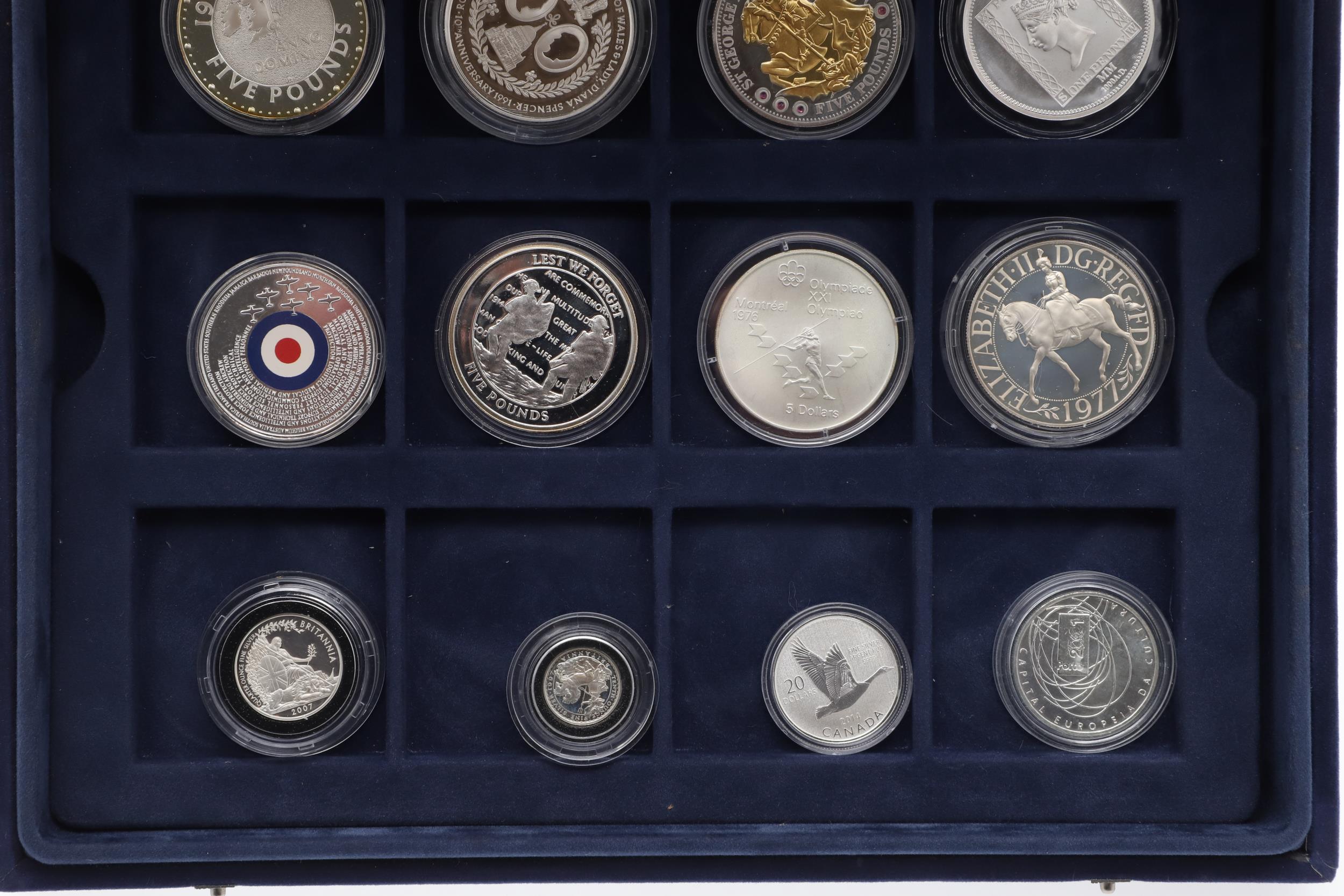 A COLLECTION OF SILVER AND SILVER PROOF ISSUES TO INCLUDE BRITANNIA AND OTHER COINS. - Bild 3 aus 9