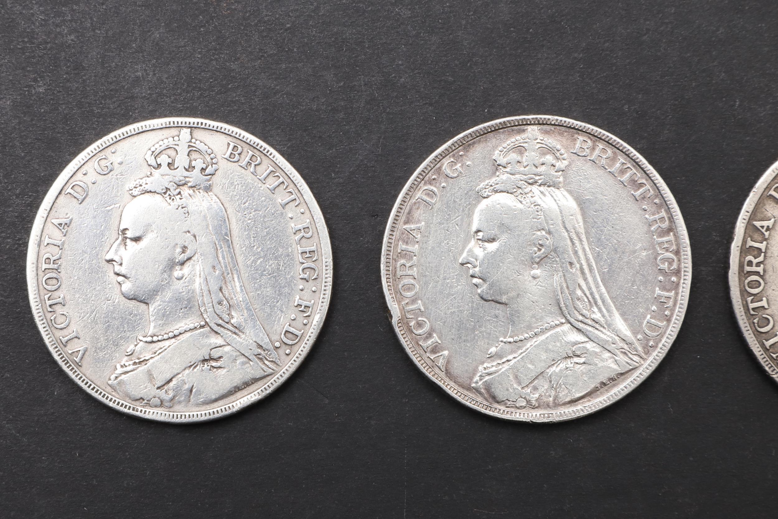 THREE QUEEN VICTORIA CROWNS, 1889, 1890 AND 1891. - Bild 2 aus 5