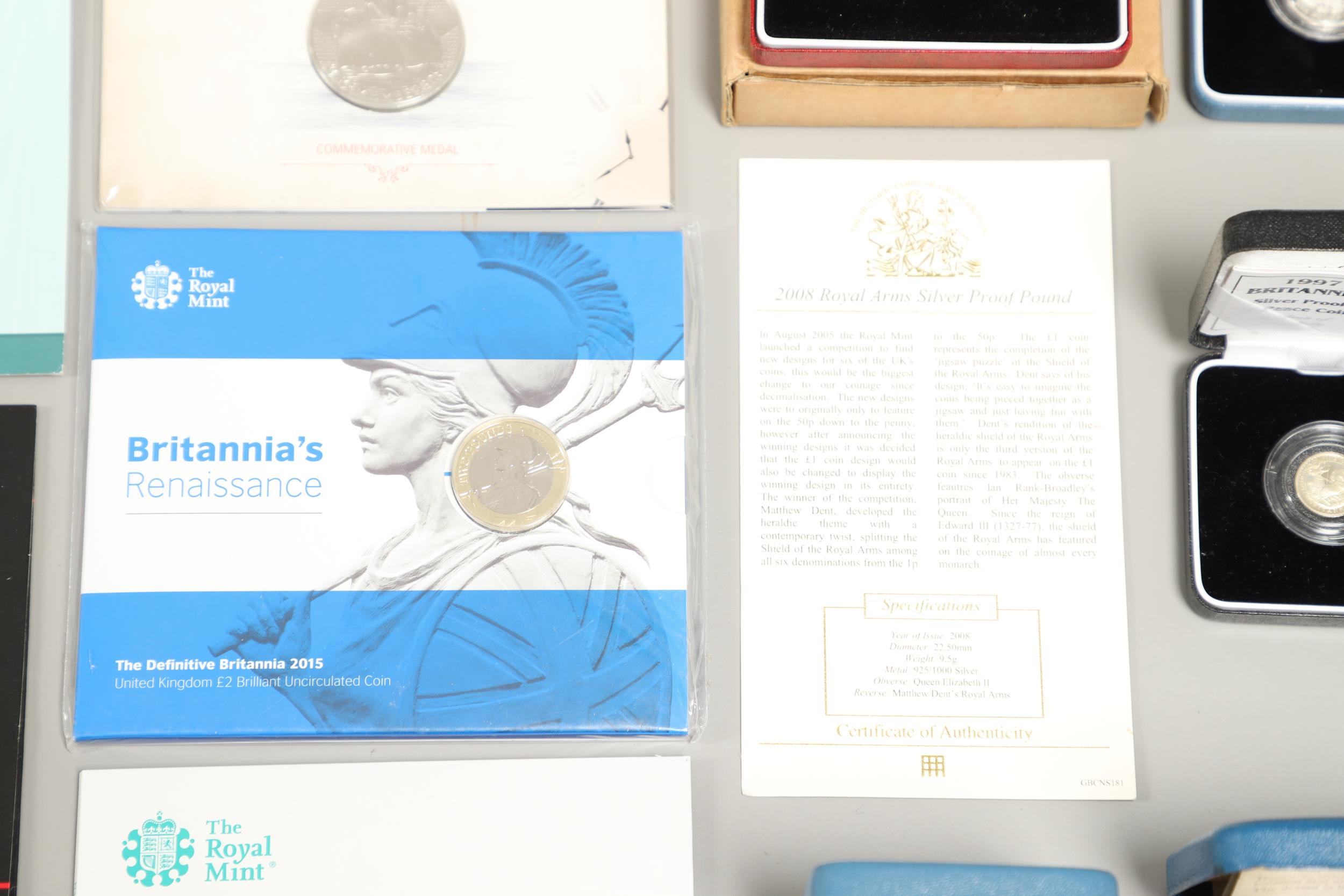A COLLECTION OF ROYAL MINT SILVER PROOF AND OTHER ISSUES INCLUDING A 1997 BRITANNIA TWENTY PENCE. - Bild 10 aus 15