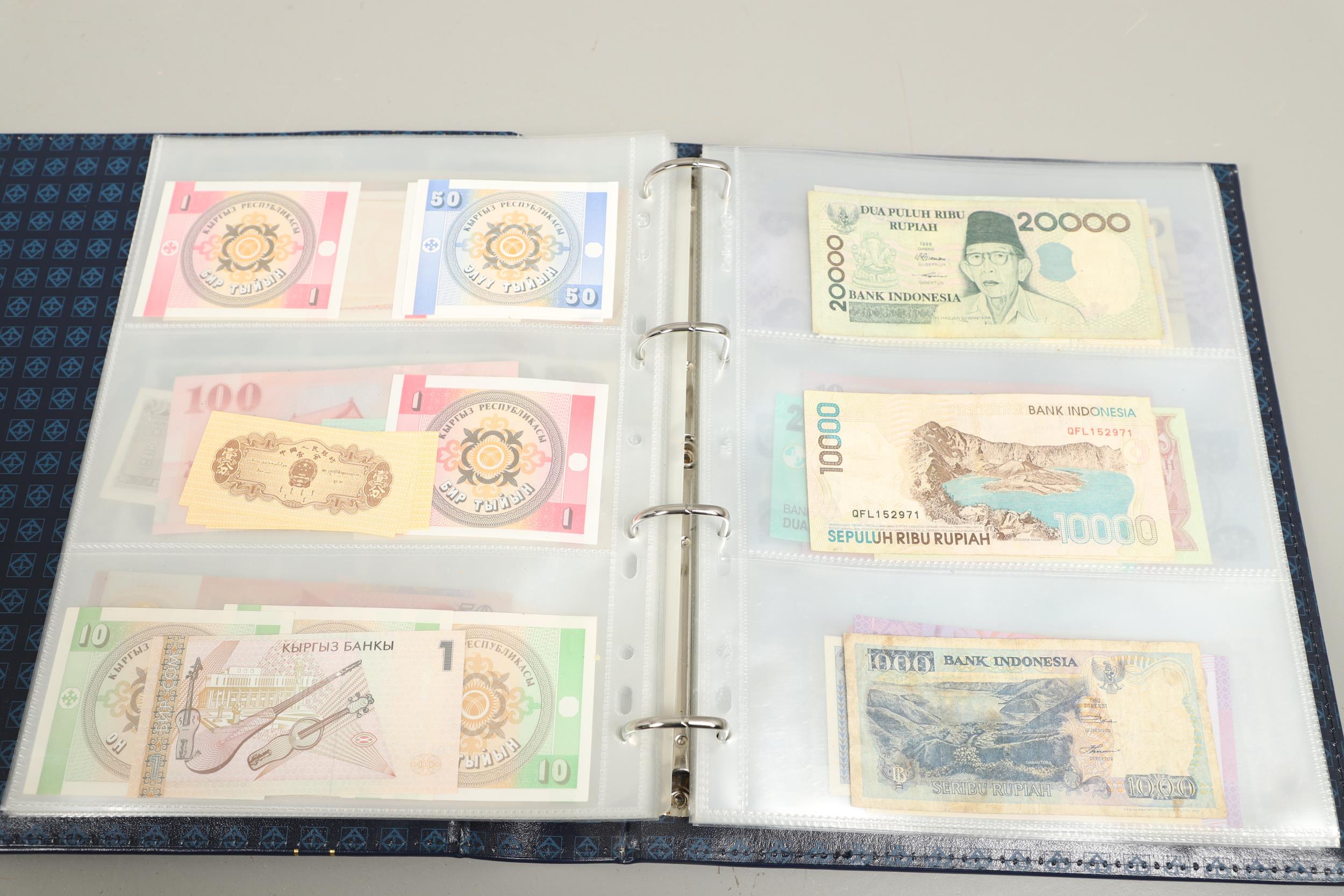 AN ALBUM OF OVER 150 WORLD BANK NOTES TO INCLUDE INDONESIA, IRAQ, CAMBODIA, ISRAEL AND OTHER COUNTRI - Bild 12 aus 15