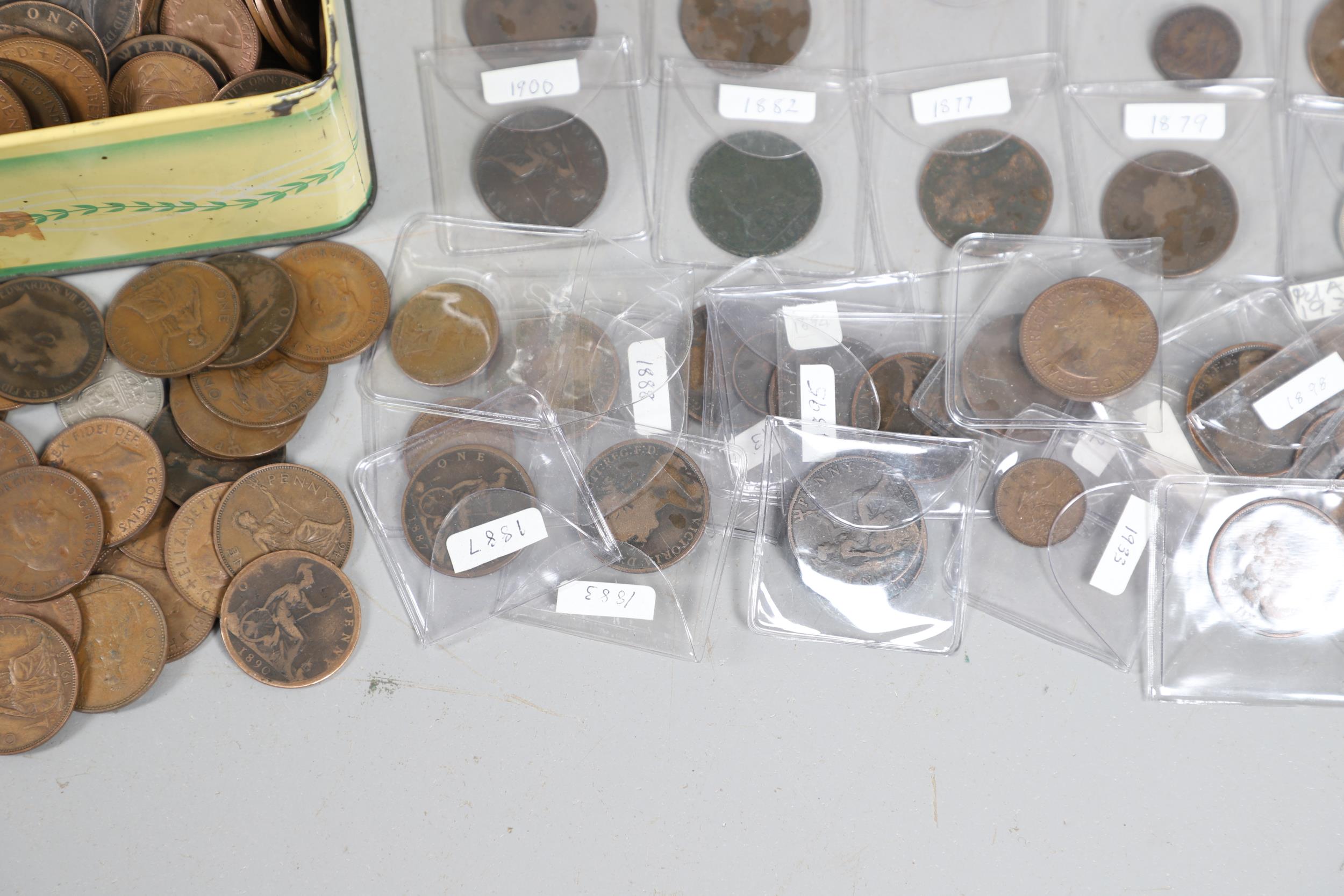 A MIXED COLLECTION OF COINS TO INCLUDE A FESTIVAL OF BRITAIN CROWN AND OTHERS. - Bild 11 aus 17