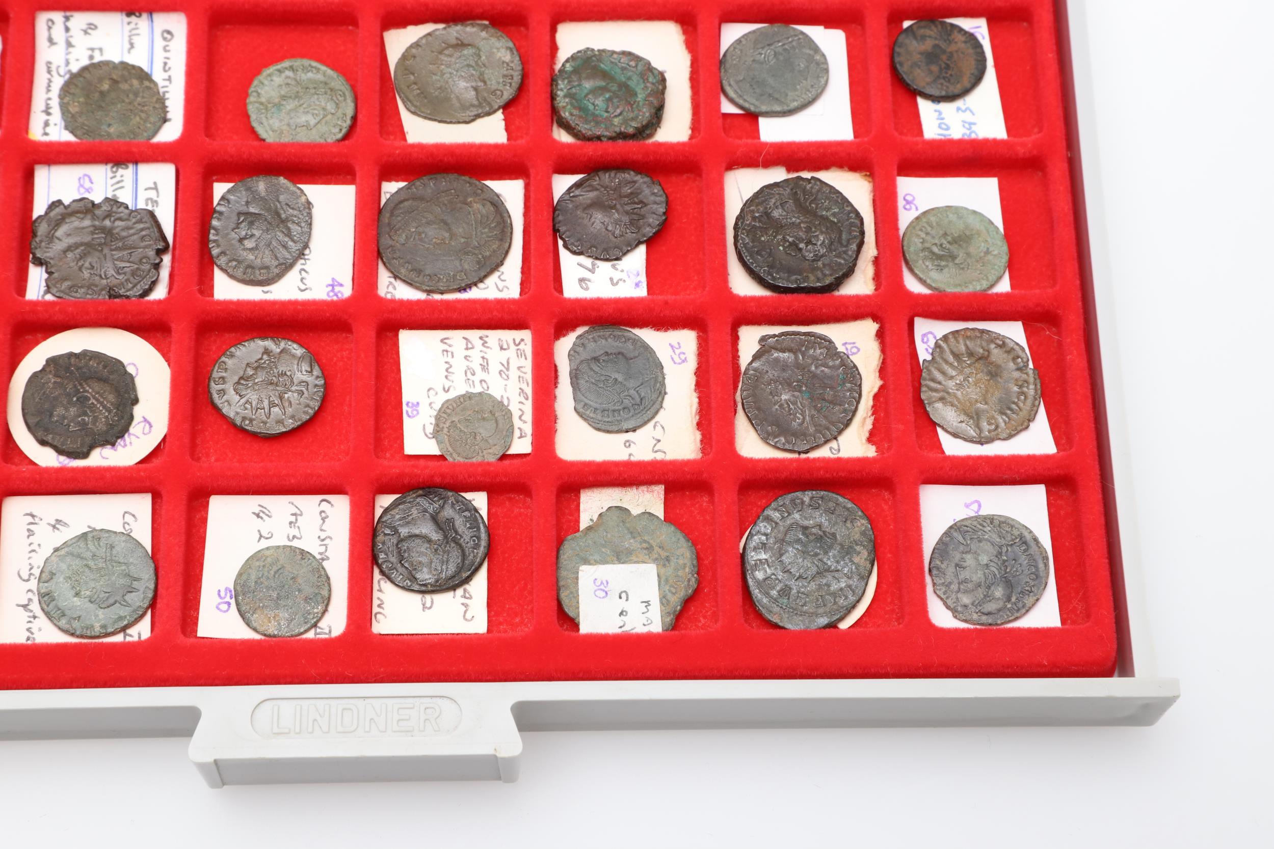 A COLLECTION OF ROMAN COINS IN A LINDNER COIN TRAY. - Image 11 of 11