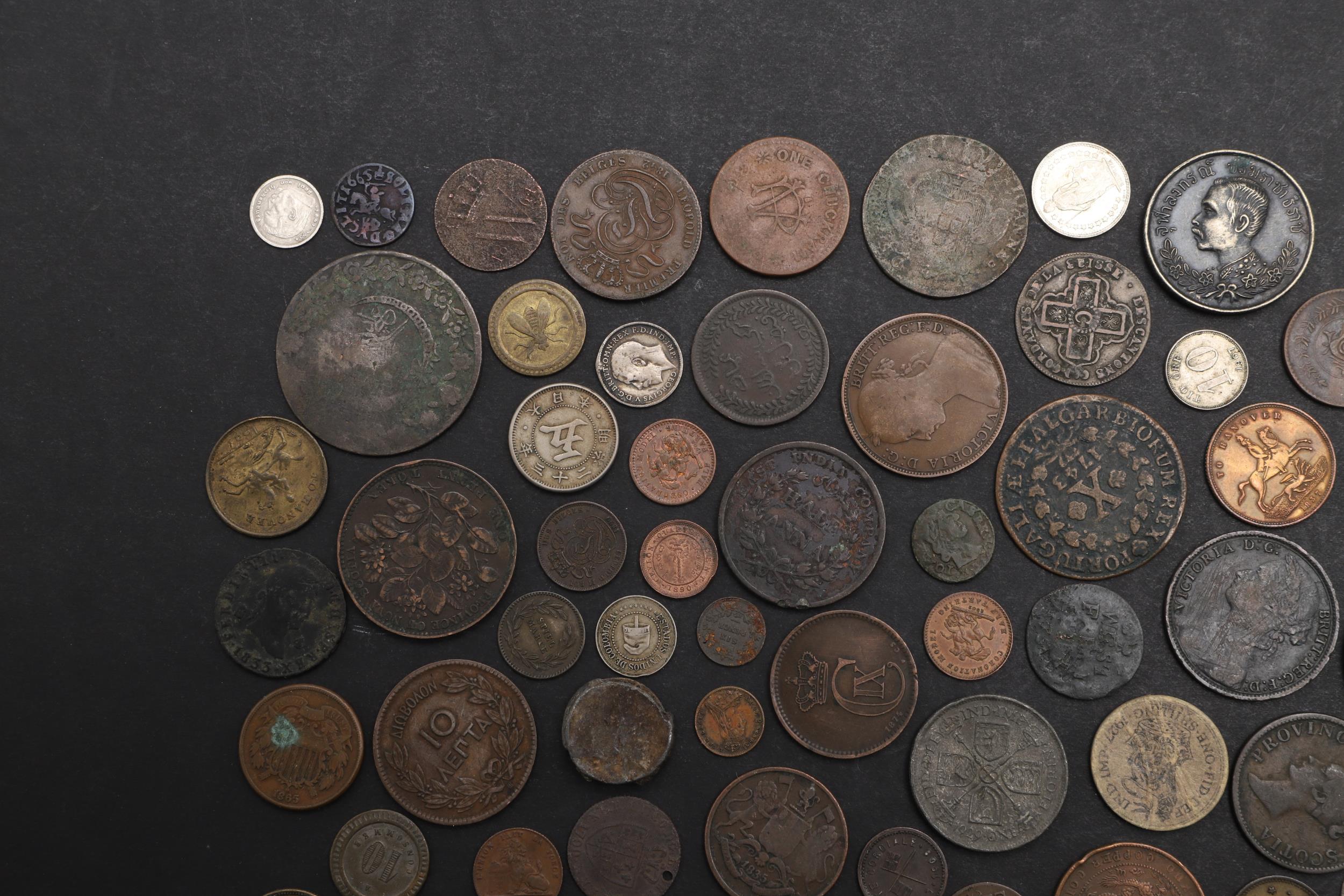 A COLLECTION OF WORLD COINS TO INCLUDE SILVER AND LARGE COPPER. - Bild 2 aus 7