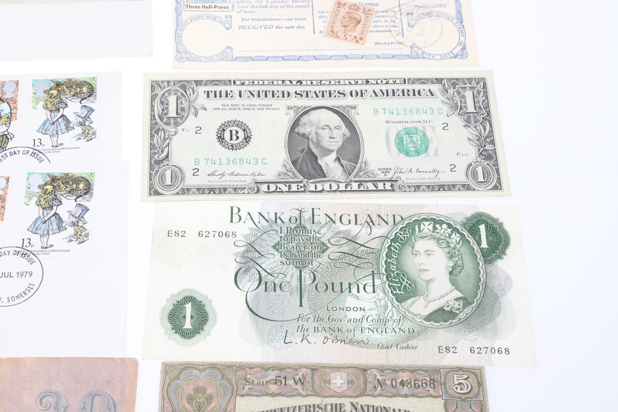A SMALL COLLECTION OF BANKNOTES TO INCLUDE SEVENTEEN CONSECUTIVE TEN SHILLING NOTES. - Image 11 of 17