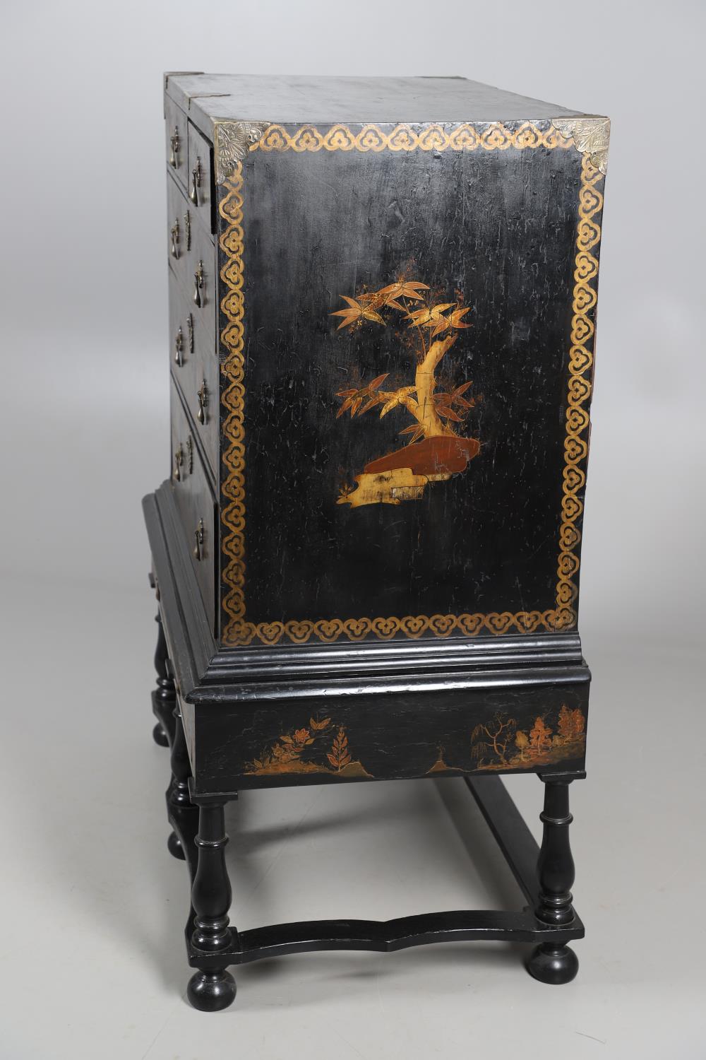 A 17TH CENTURY AND LATER BLACK JAPANNED CHEST ON STAND. - Image 10 of 14