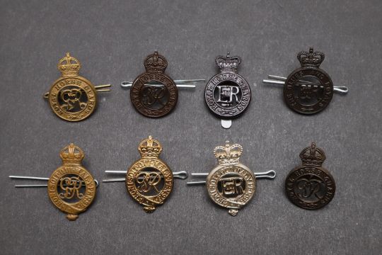 A COLLECTION OF EIGHT GEORGE V AND LATER ROYAL HORSE GUARDS AND HOUSEHOLD CAVALRY CAP BADGES. - Image 2 of 4