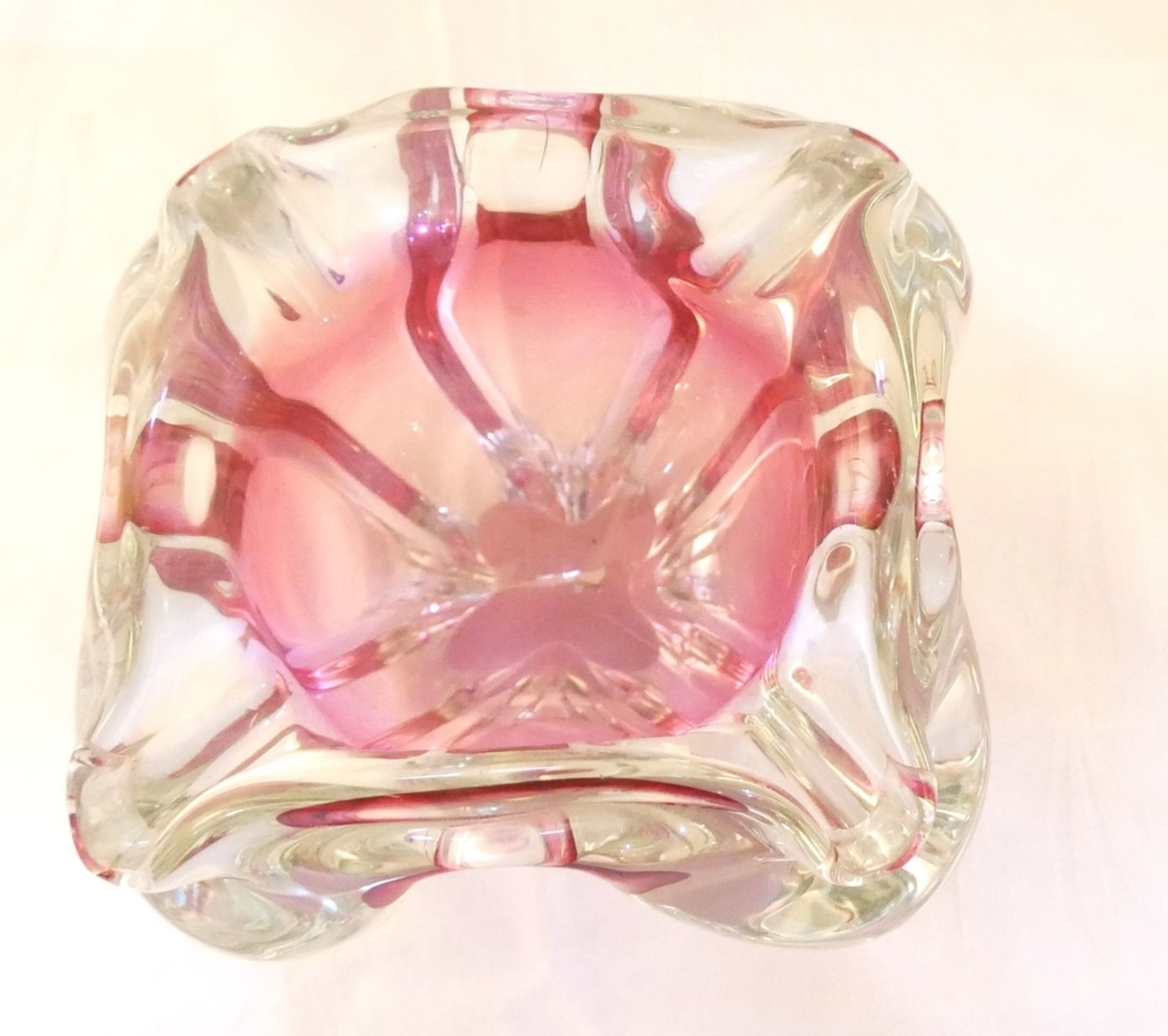 Glasschale, rosa & Klarglas. Höhe ca. 12,5 cm, 12x13 cm. Guter Zustand.