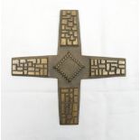 Bronze Kreuz mit Wandaufhängung. Höhe ca. 17,5 cm, Breite ca. 17,5 cm