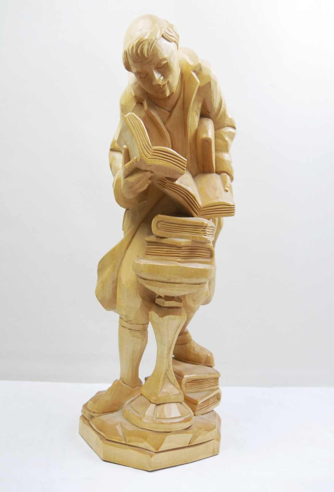 Holzfigur "Bücherwurm", Höhe ca. 54 cm