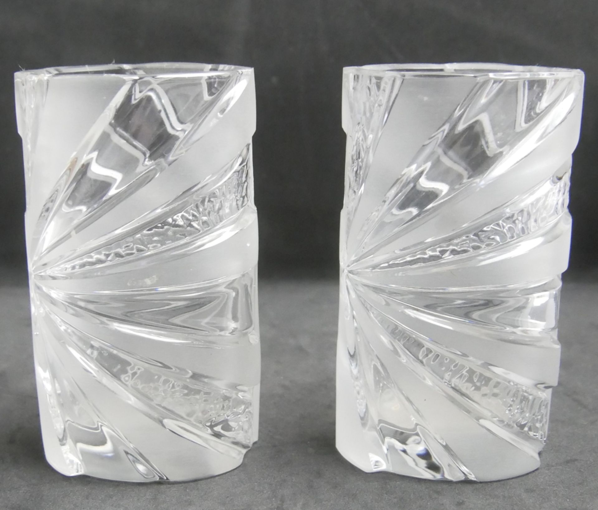 Kristallglas - Vasen paar. Vintage nach 70er prächtiger Dekor, ovale Form, starkwandig. Höhe ca.