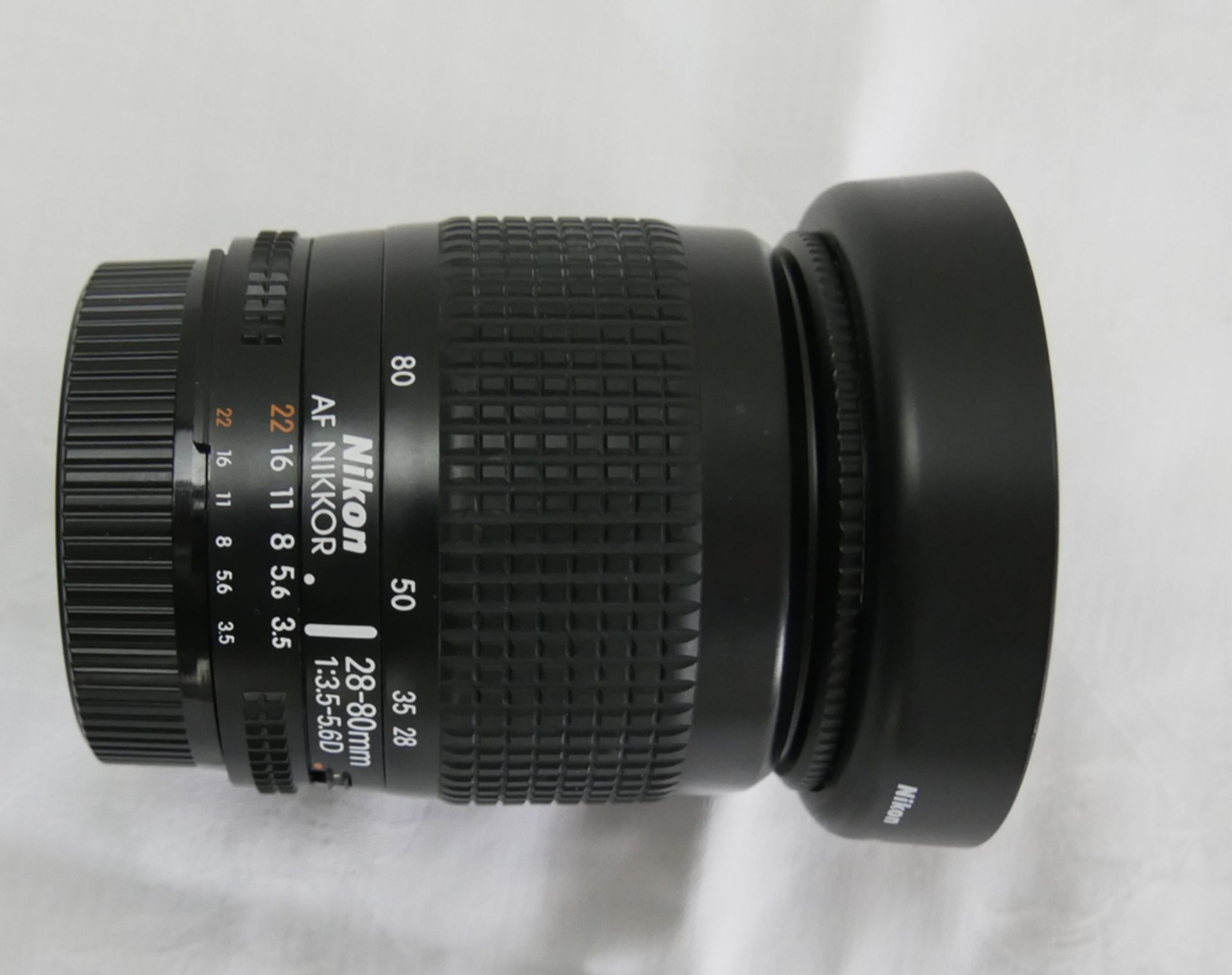 Nikon AF Nikkor 28-80 mm Objektiv. Blende 3.5 - 5.6 D. Typ Allround Drehzoom. HB - 10 Made in Korea - Image 2 of 2
