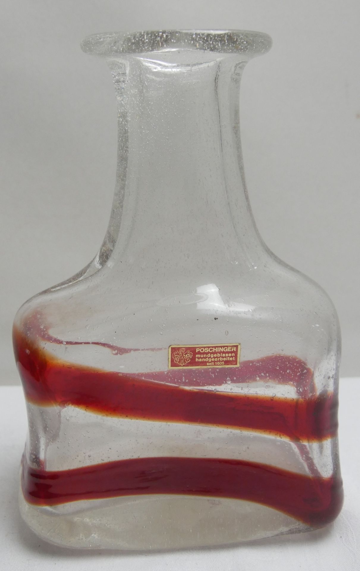Poschinger - Frauenau, 70er handgearbeitete, schwere Schaumglas Vase mit eingeschmolzenen roten