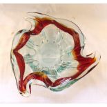 Dekorative Glasschale, Klarglas mit rot/orangenen Einschmelzungen. Durchmesser ca. 23 cm, Höhe ca.