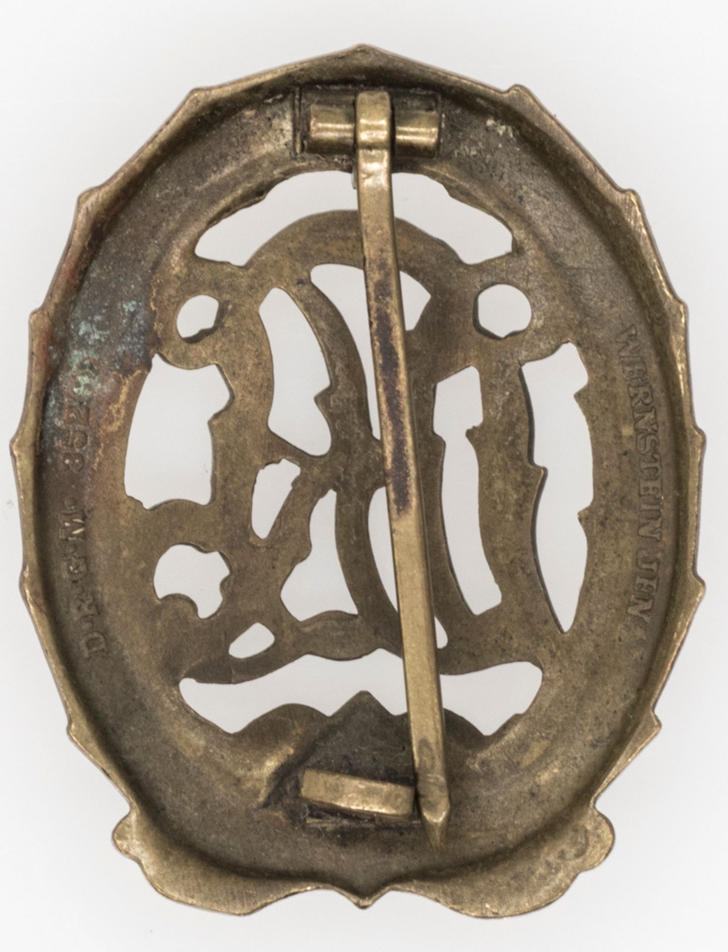 Drittes Reich Deutsches Sportabzeichen DRL in Bronze. Hersteller Wernstein Jena, D.R.G.M. - Image 2 of 2