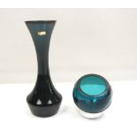 2 Teile Glas dabei 1 Quist Aschenbecher Space Age sowie 1 schwarzblaue Vase