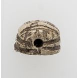 Ägypten, Skarabäus, Oberseite schematisch als Käfer ausgearbeitet, Unterseite mit