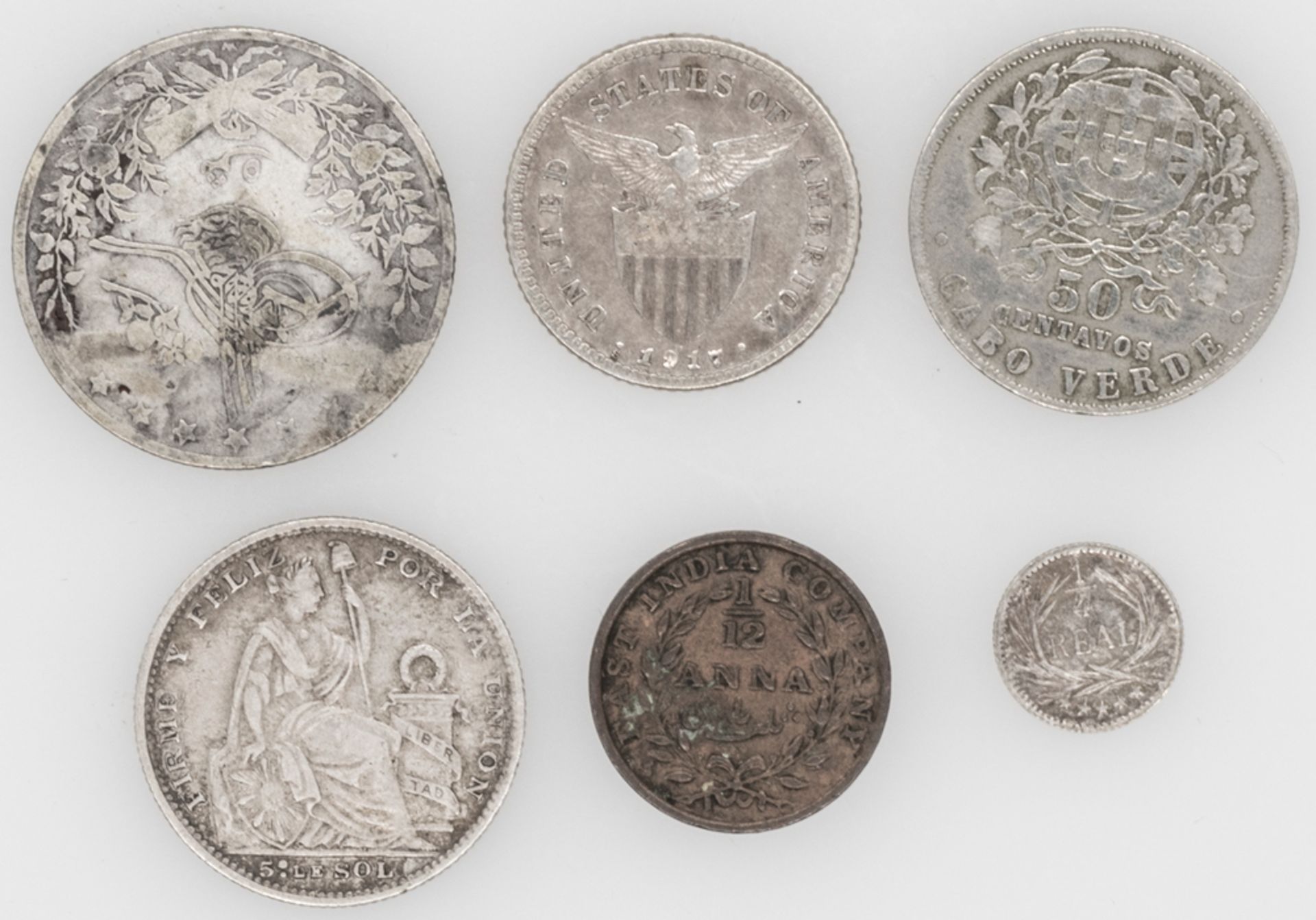 Lot Münzen aus aller Welt, dabei auch Silbermünzen. Bestehend aus: Peru 1900 5 Sol, Portugal - Cap