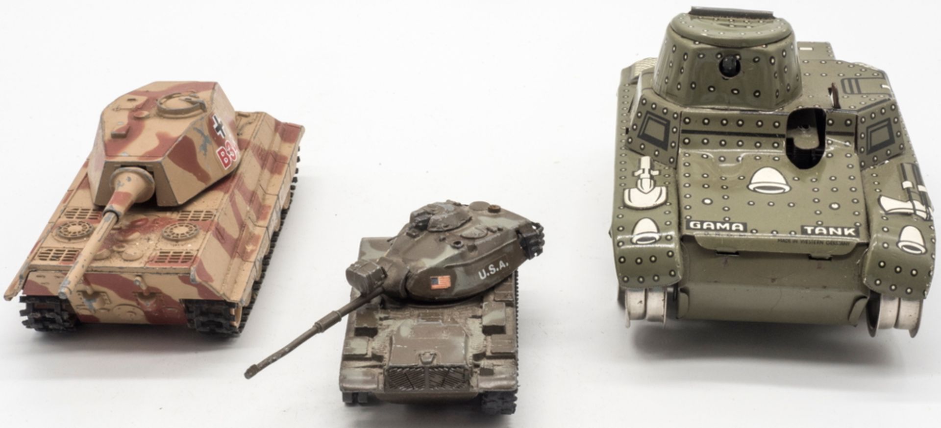 Gama/Corgi Toys, Lot Panzer, dabei Gama Tank L: ca. 13 cm, Blech nicht komplett, Corgi Toys King - Image 2 of 3