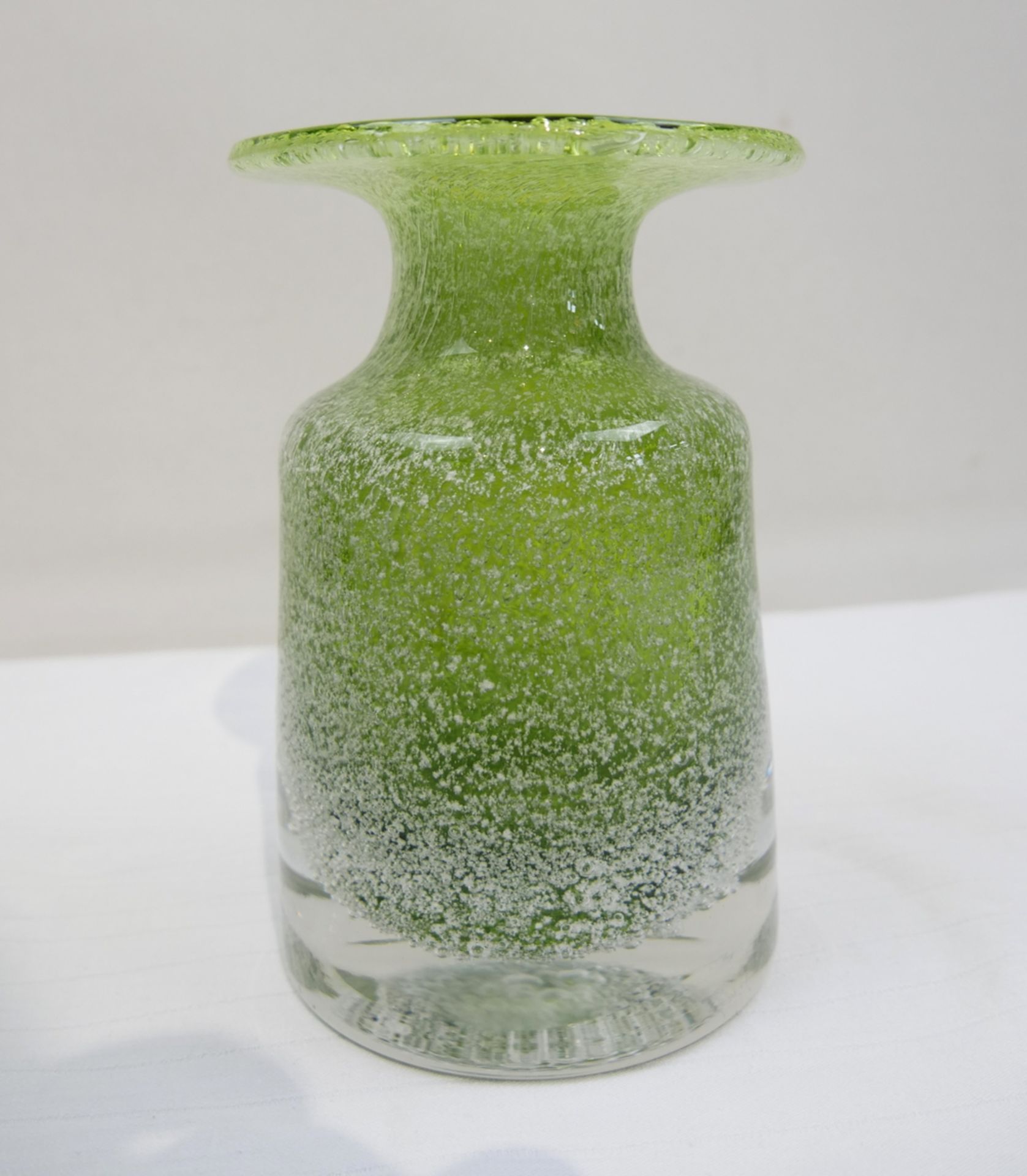 Zwiesel fondes Glas / Schaumglas Vase, leicht konische und breit ausgelegte Mündung, hellgrün