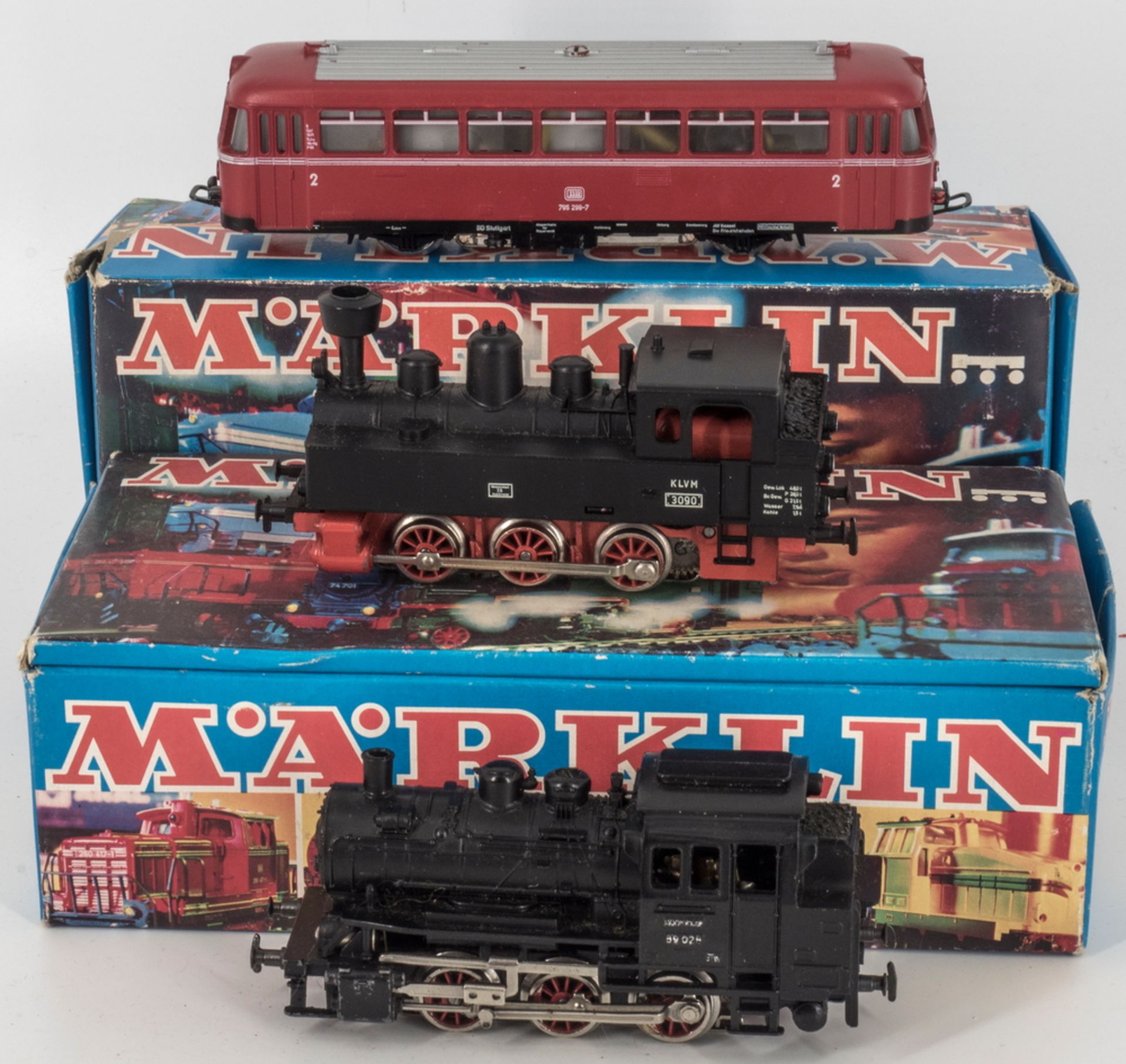 Lot Märklin, bestehend aus Dampflokomotive BR 89, 3090 der KVLM in OVP und 3016 Schienenbus in