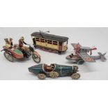 Paya, Lot Blechspielzeug, dabei Straßenbahn, Flugzeug Rennwagen Bugatti und Motorradfahrer mit