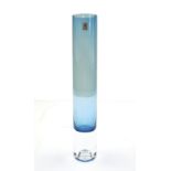 seltene Gral Glasvase, hellblauer Zylinder mit massivem Klarglasunterteil, eingestochen Studioglas