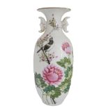 Aus Sammelauflösung! Altes chinesisches Porzellan des 19. Jahrhunderts. Blumenvase mit