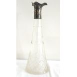 Likörflasche mit Silbermontur, Flasche mit Schliff. Ohne Stöpsel. Höhe ca. 31,5 cm